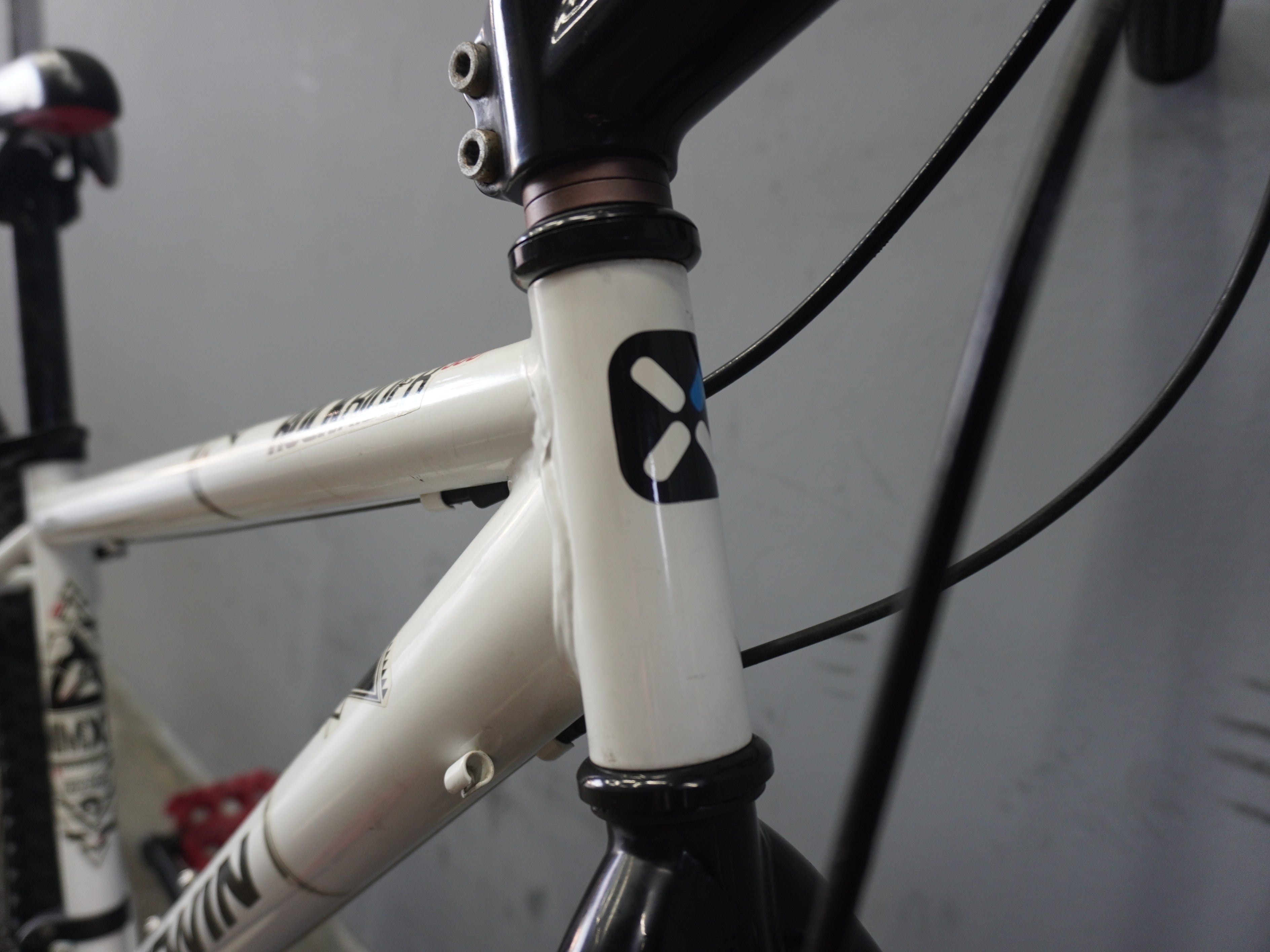 B'twin Rockrider 300 Kids Bike