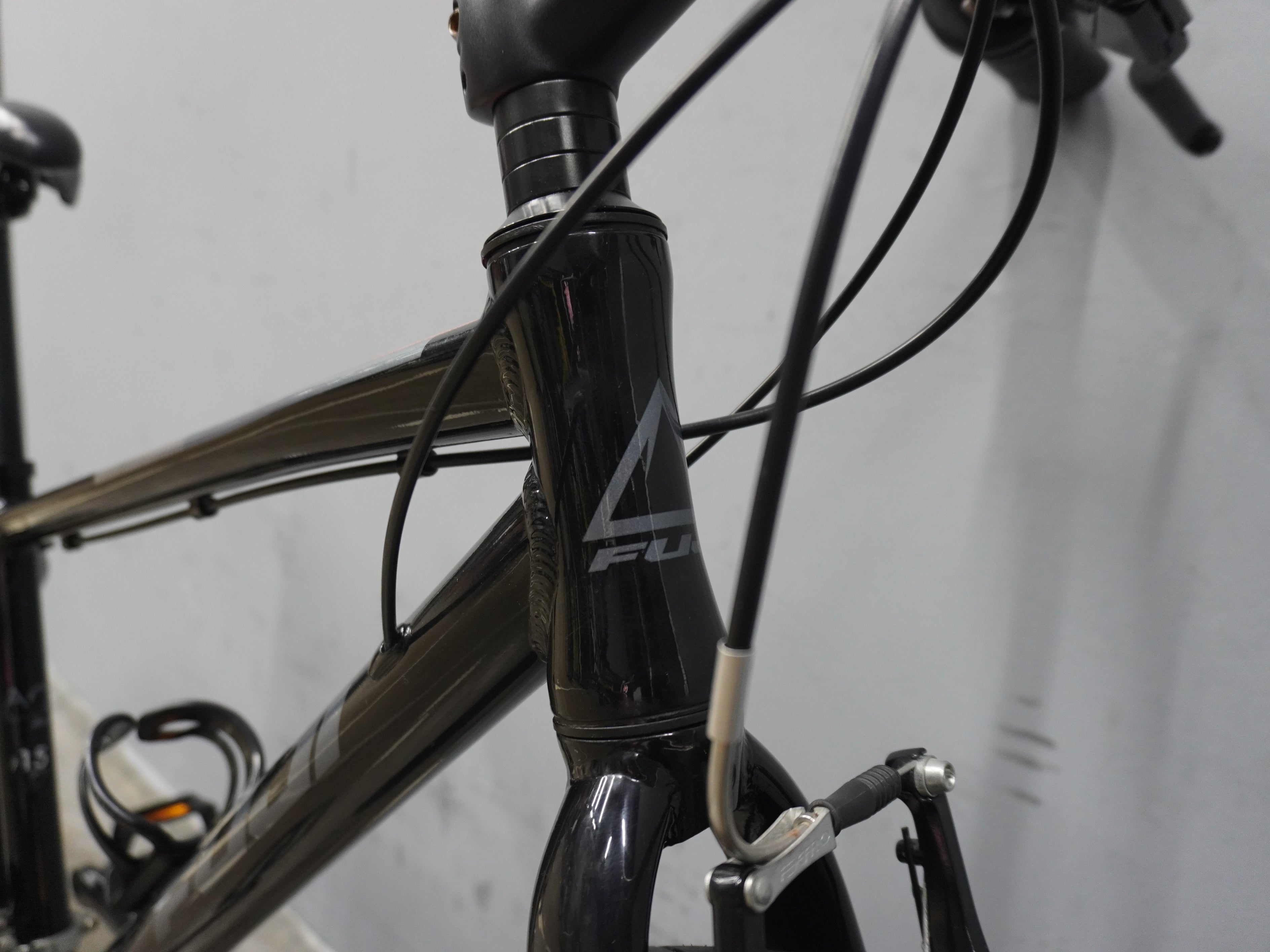 Fuji Absolute 2.1 Hybrid Bike