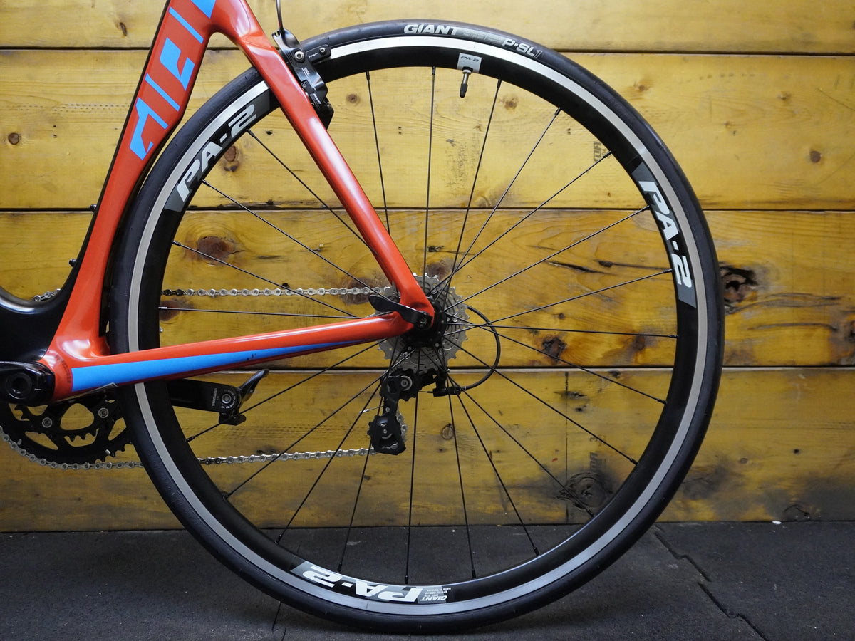 Giant Propel Advanced 2 Road Bike