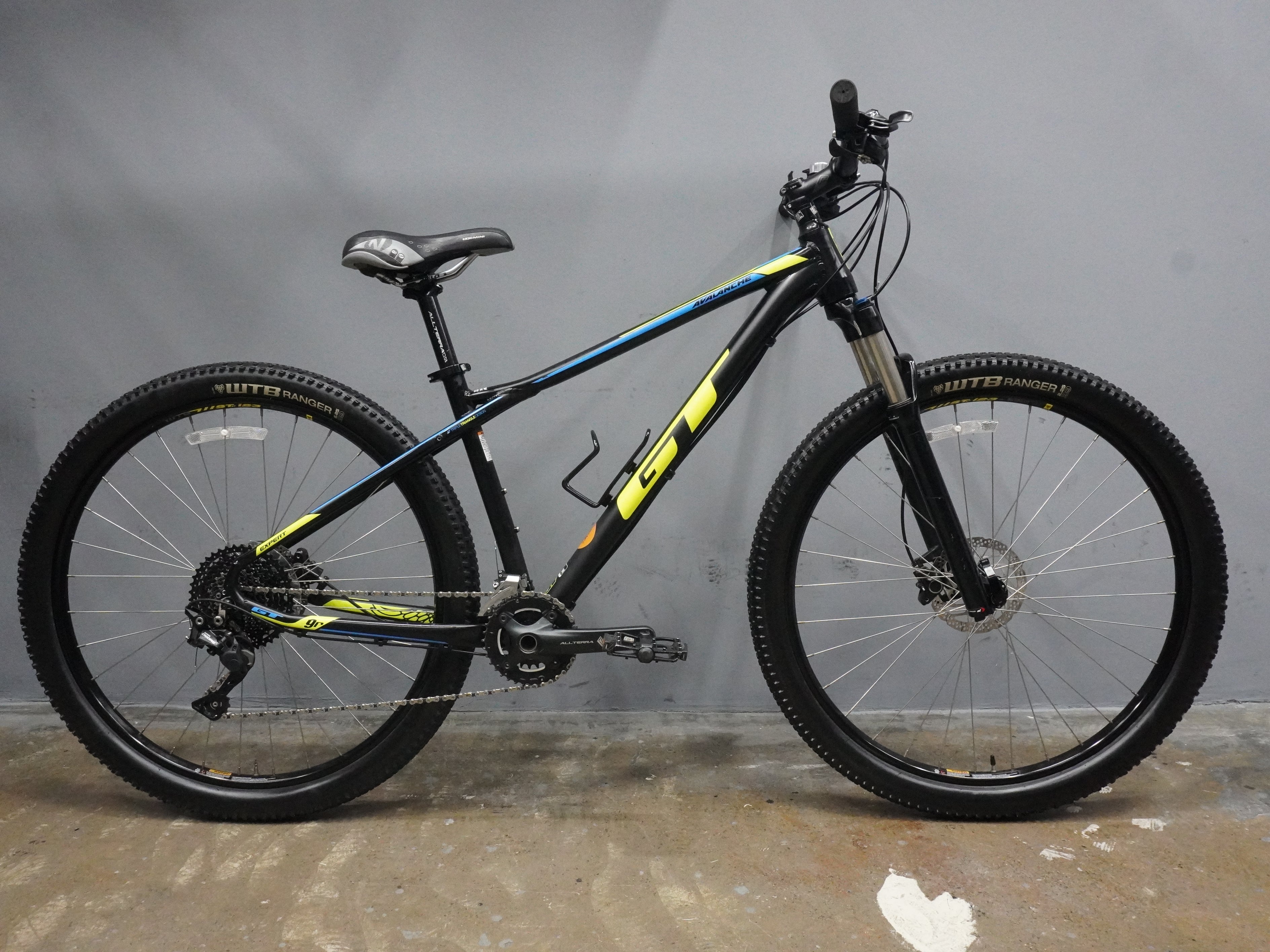 GT Avalanche Expert Mountain Bike