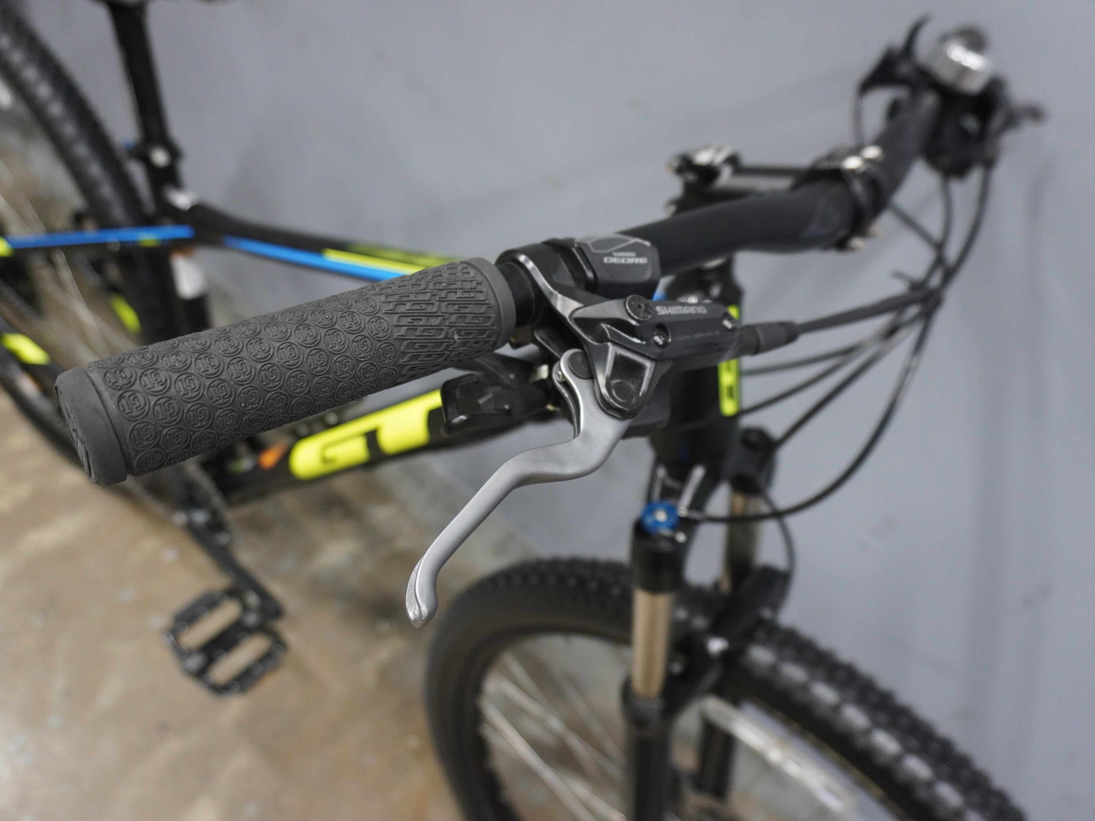 GT Avalanche Expert Mountain Bike
