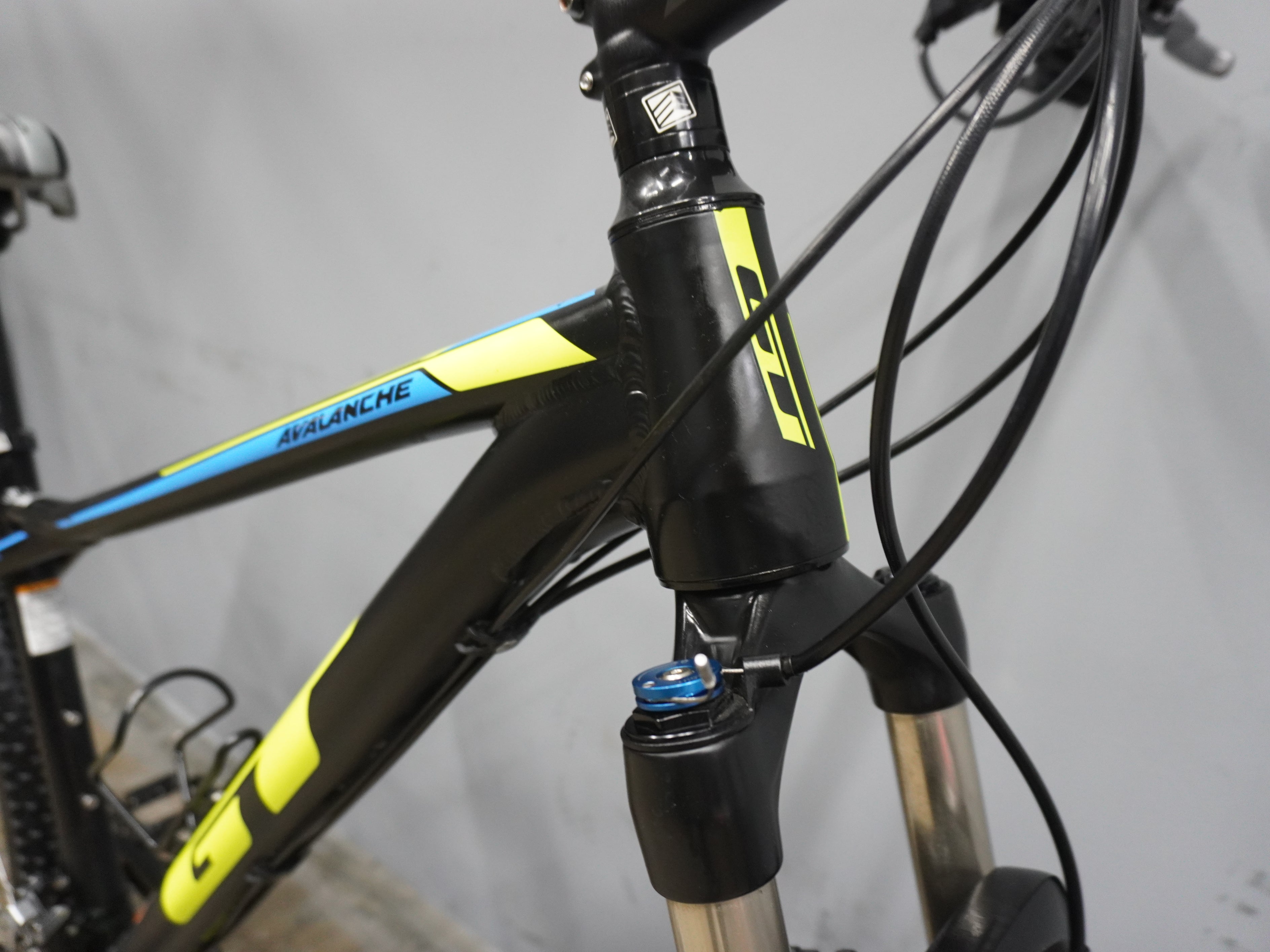 GT Avalanche Expert Mountain Bike