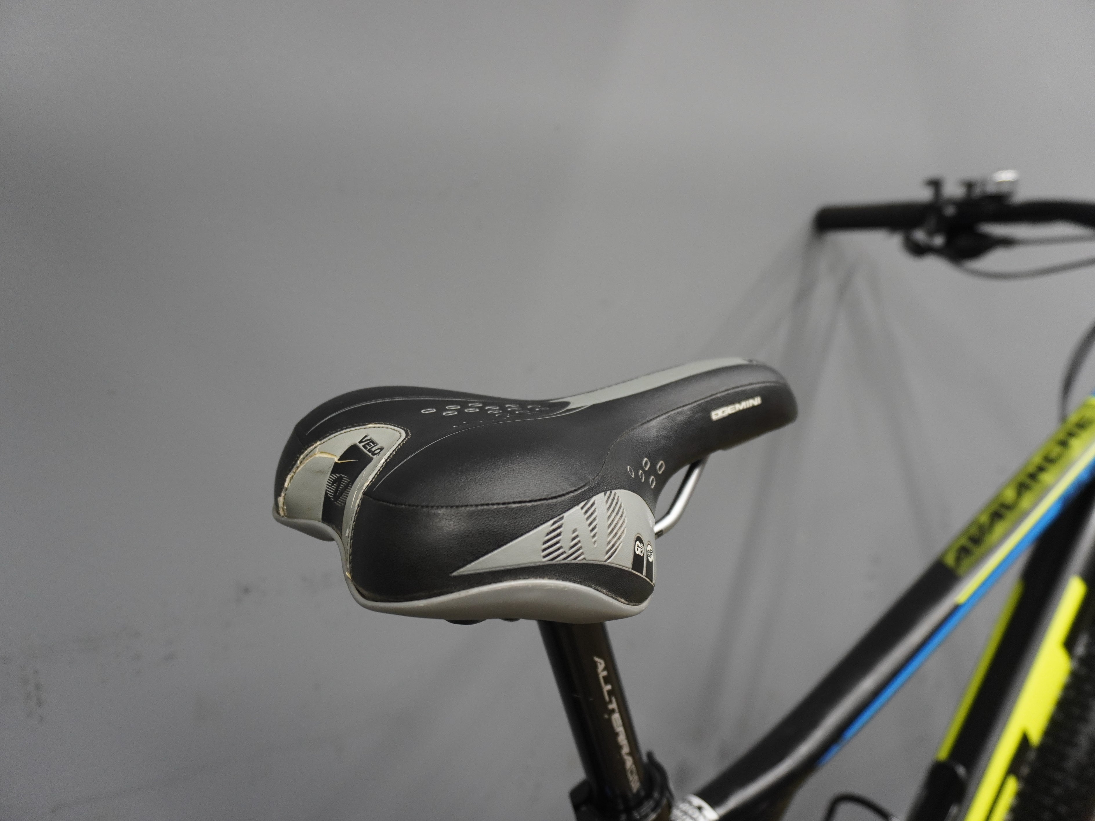 GT Avalanche Expert Mountain Bike