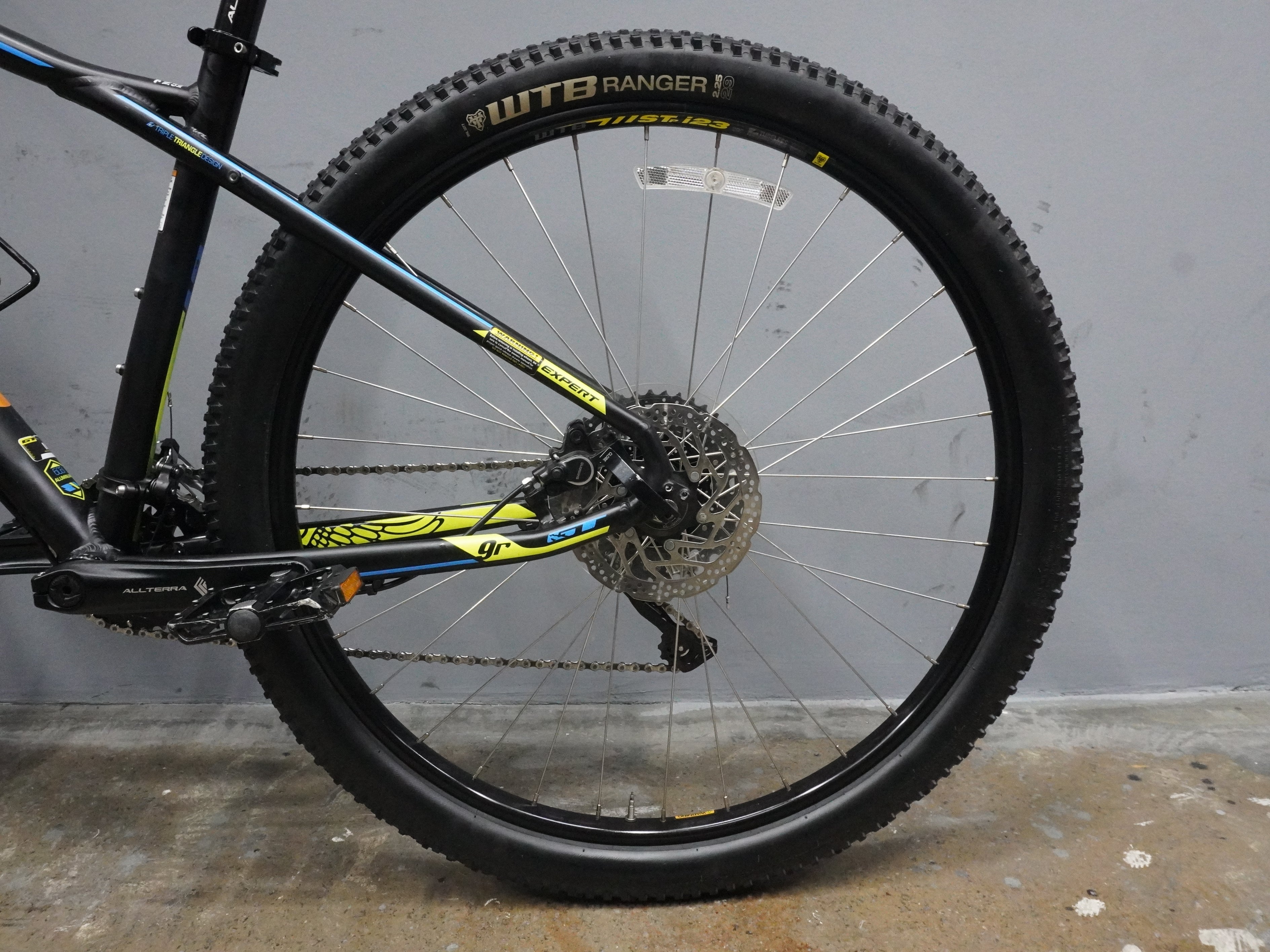 GT Avalanche Expert Mountain Bike