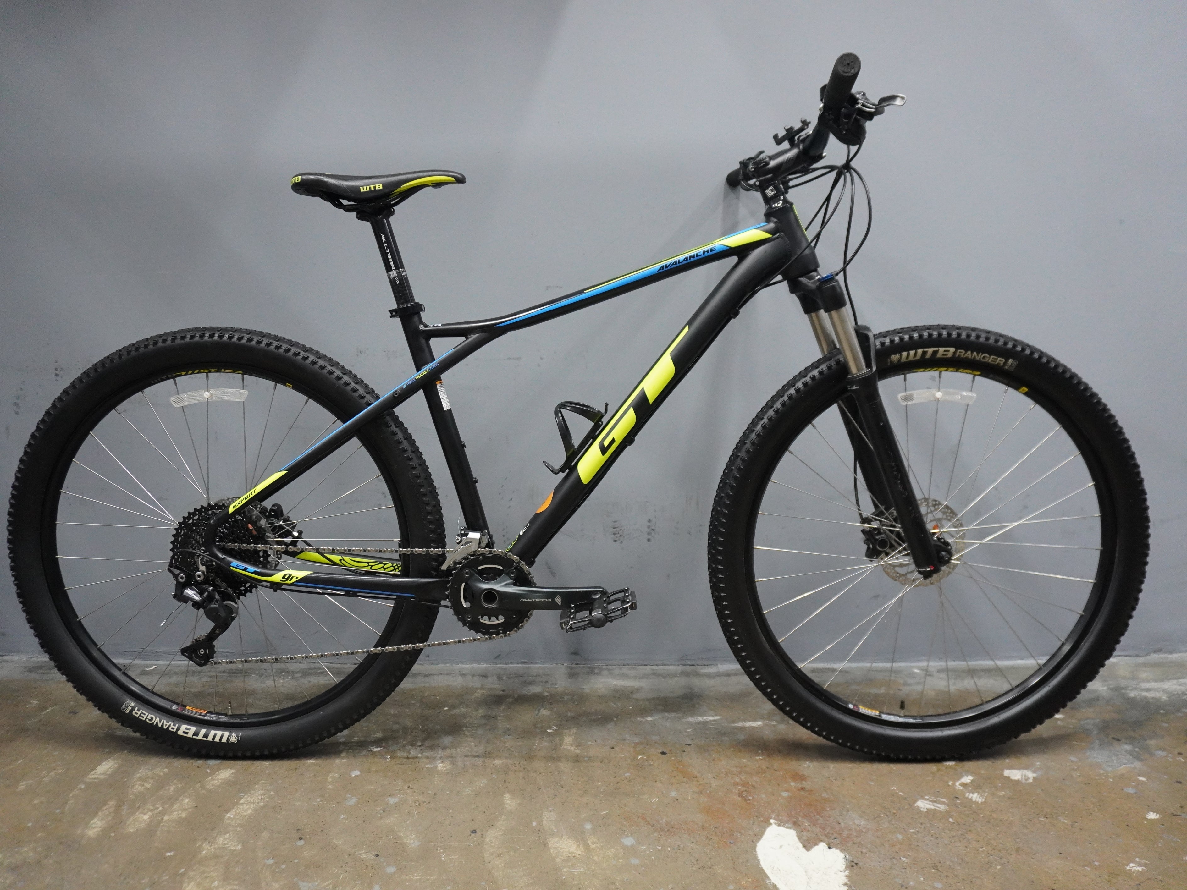 GT Avalanche Expert Mountain Bike