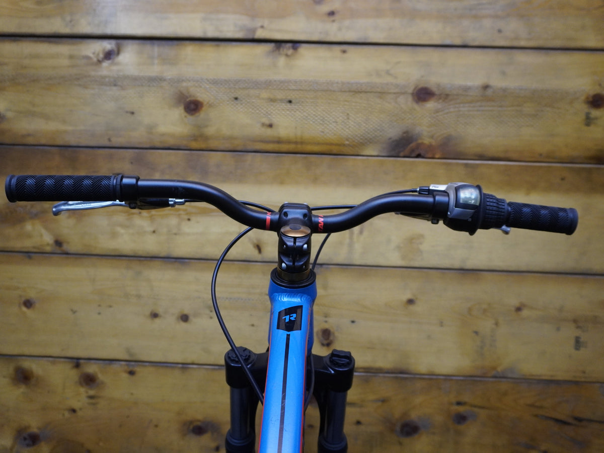 RENT Titan Racing Hades Kids Mountain Bike