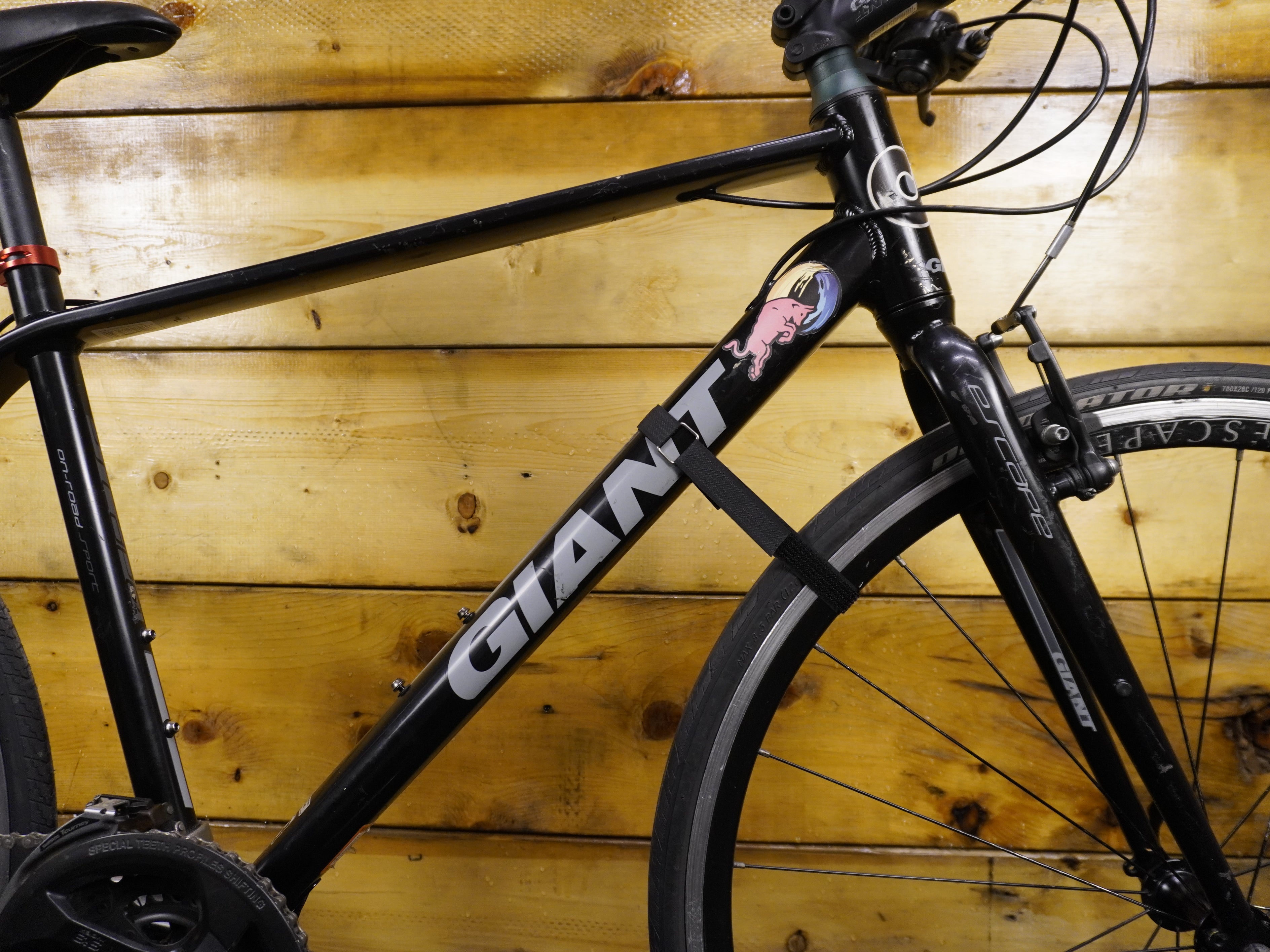 RENT Giant Escape 3 Hybrid Bike