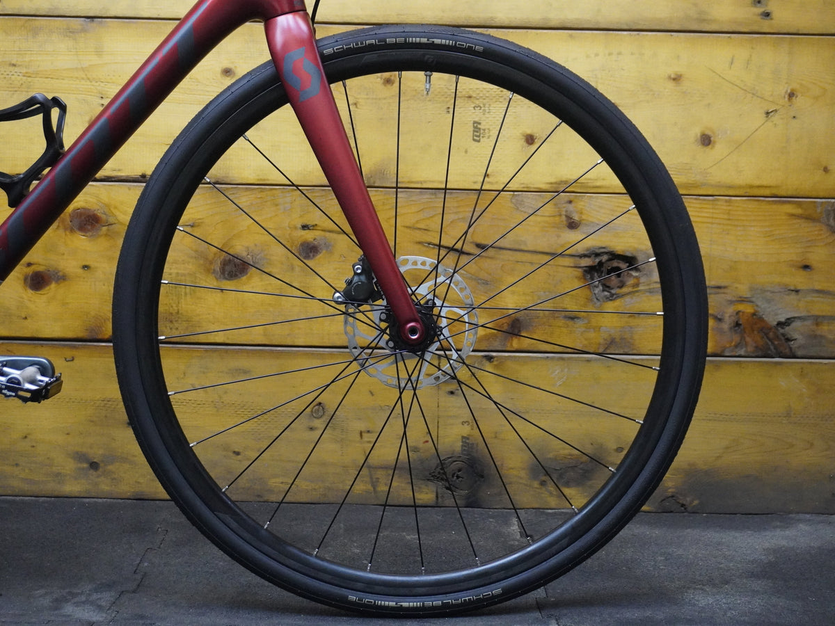 RENT Scott Addict 30 Road Bike