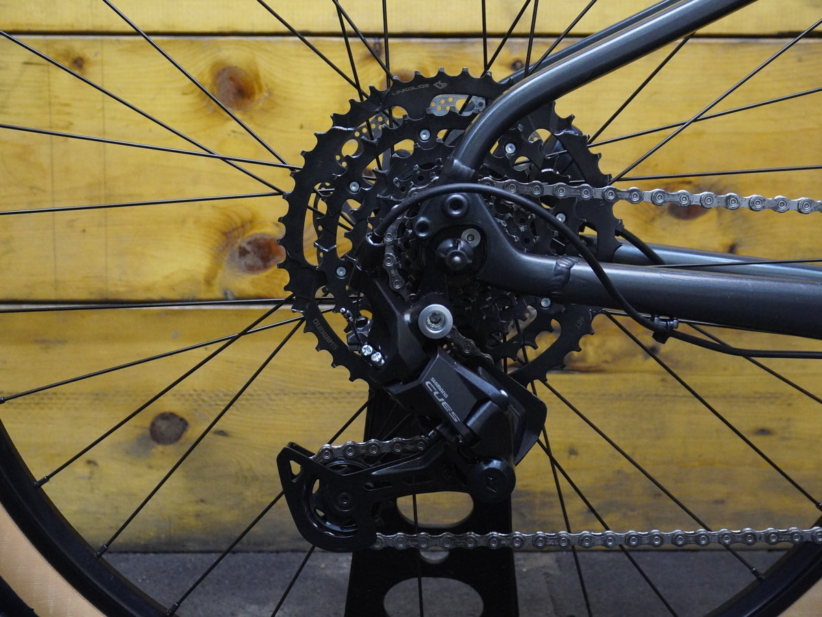 Trek Dual Sport 2 Hybrid Bike