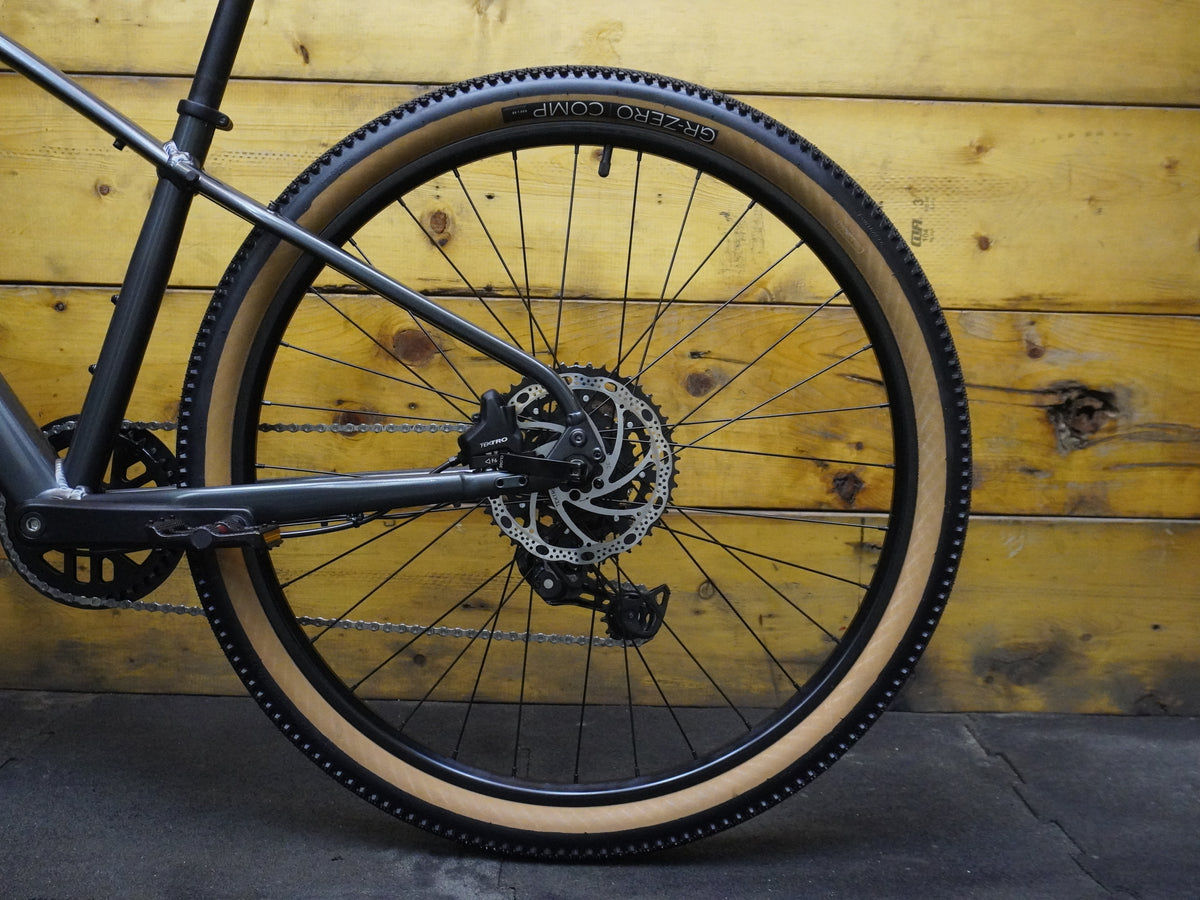 Trek Dual Sport 2 Hybrid Bike
