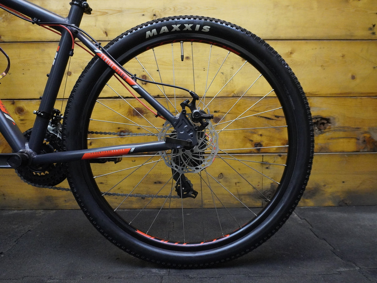RENT Silverback Stride 275MD Mountain Bike