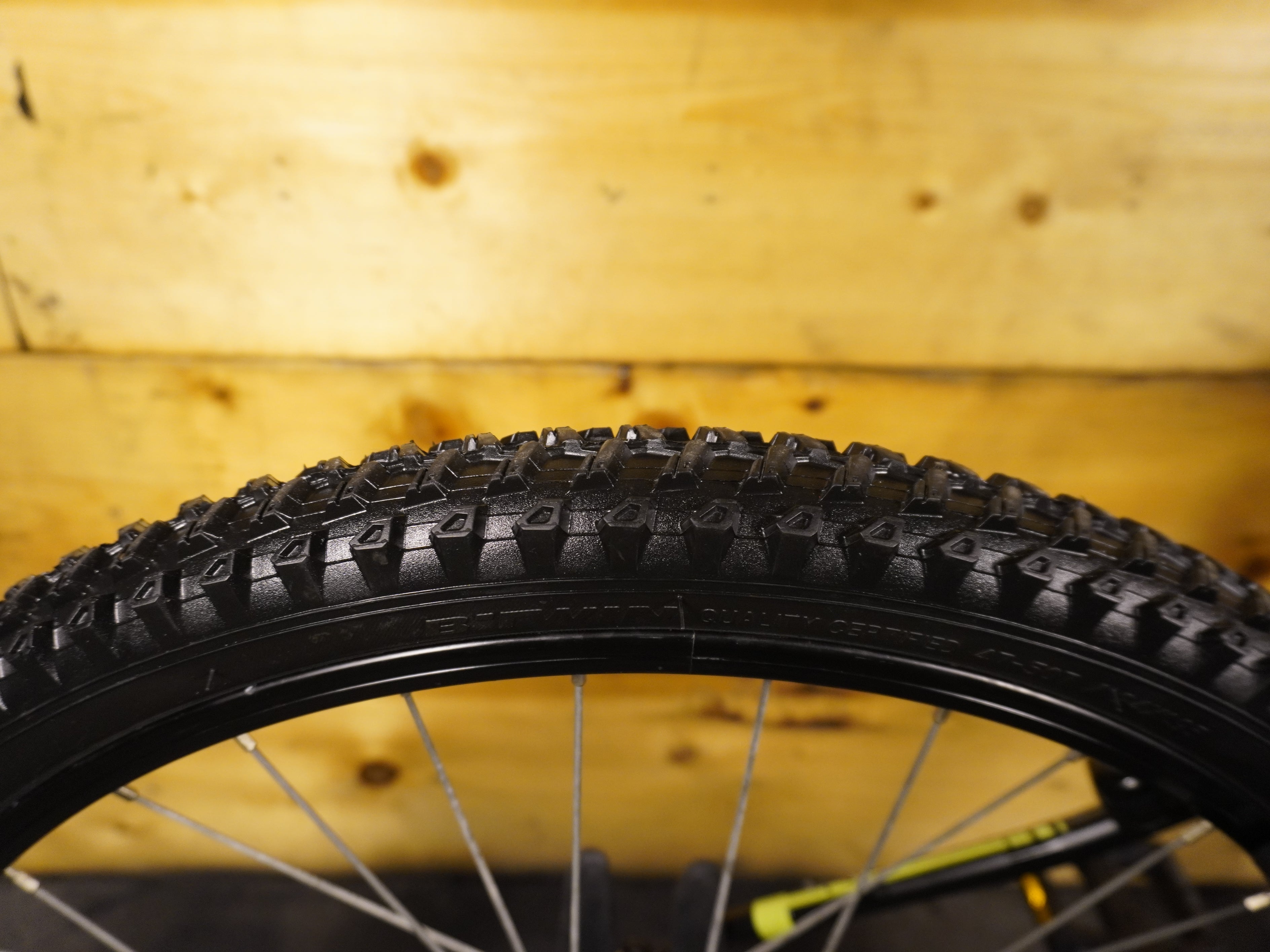 B'twin Rockrider ST-500 Kids Bike