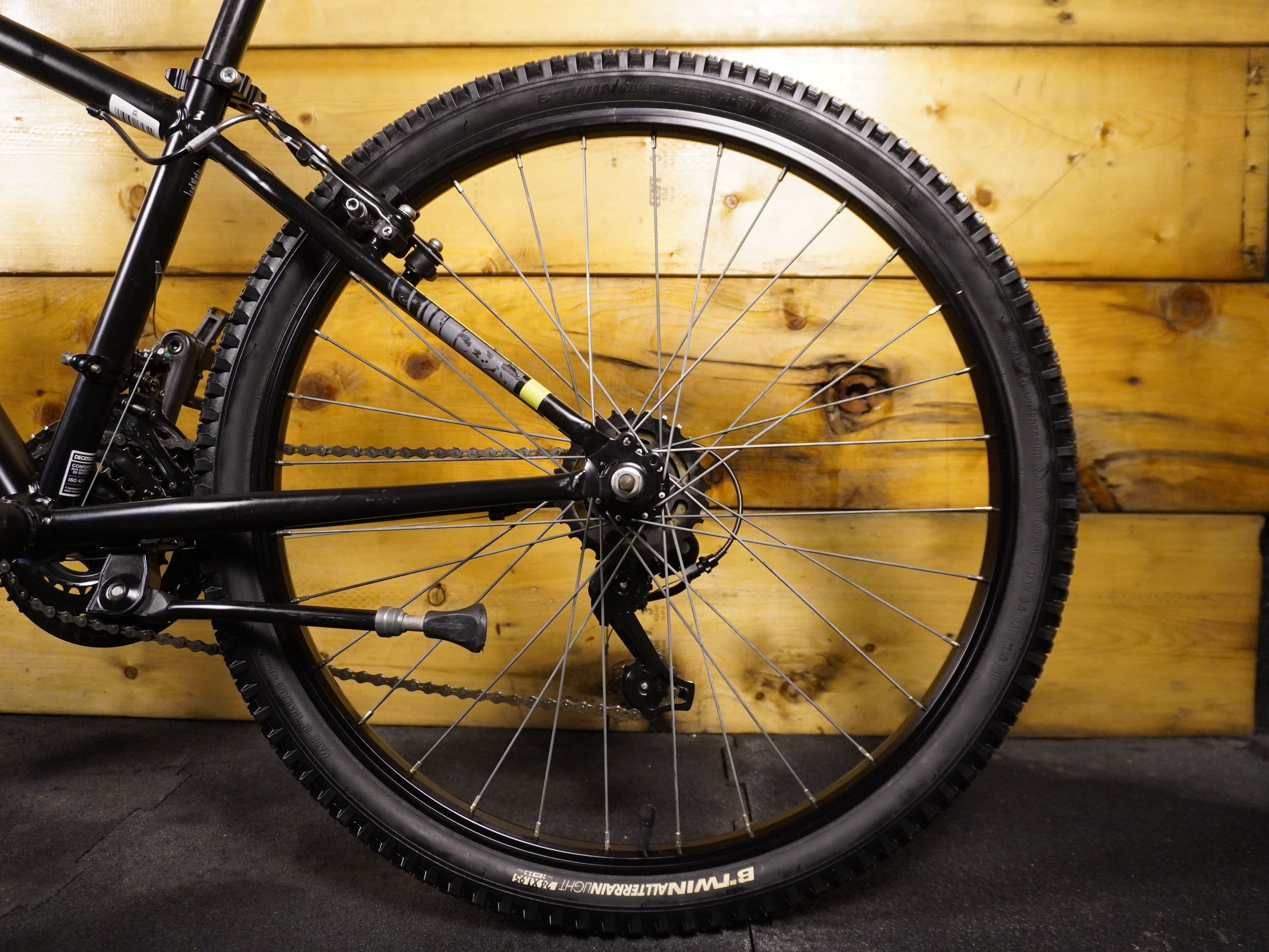 B'twin Rockrider ST-500 Kids Bike