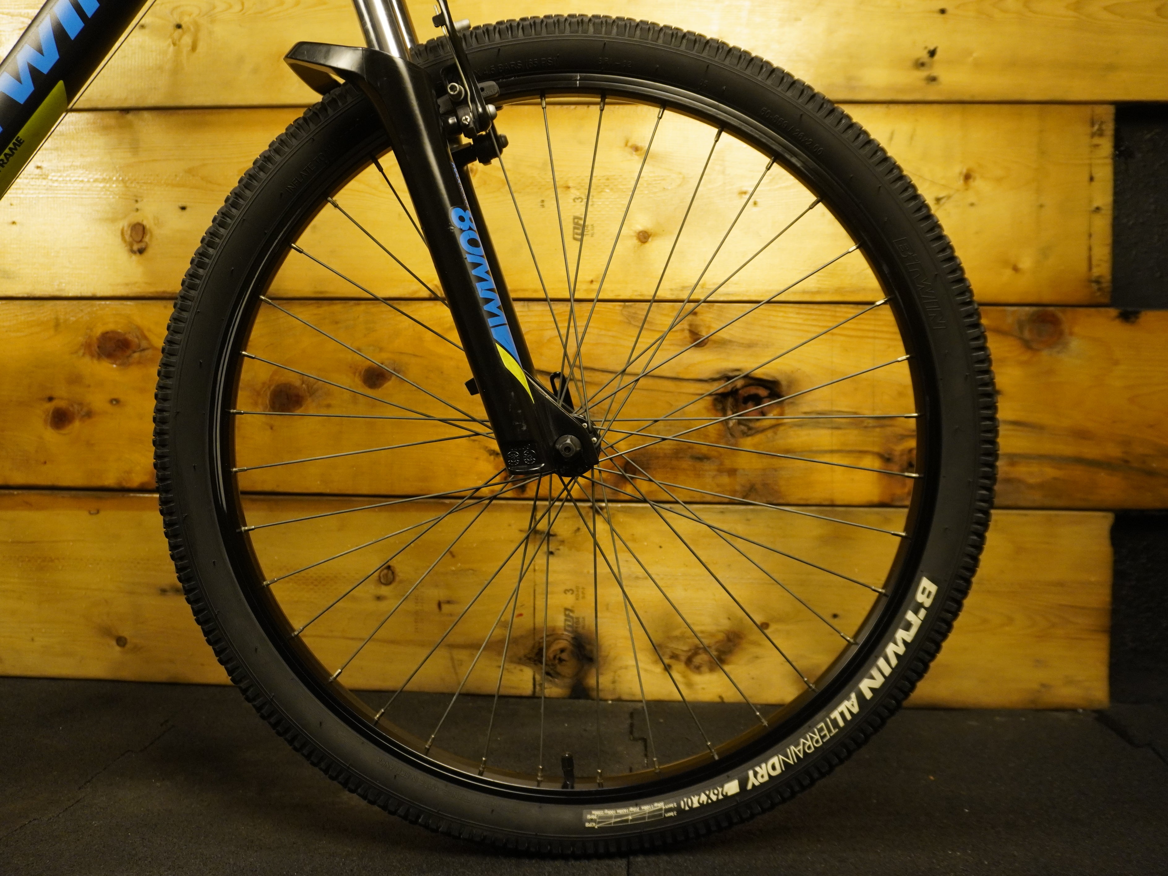 B'twin Rockrider 340 Mountain Bike