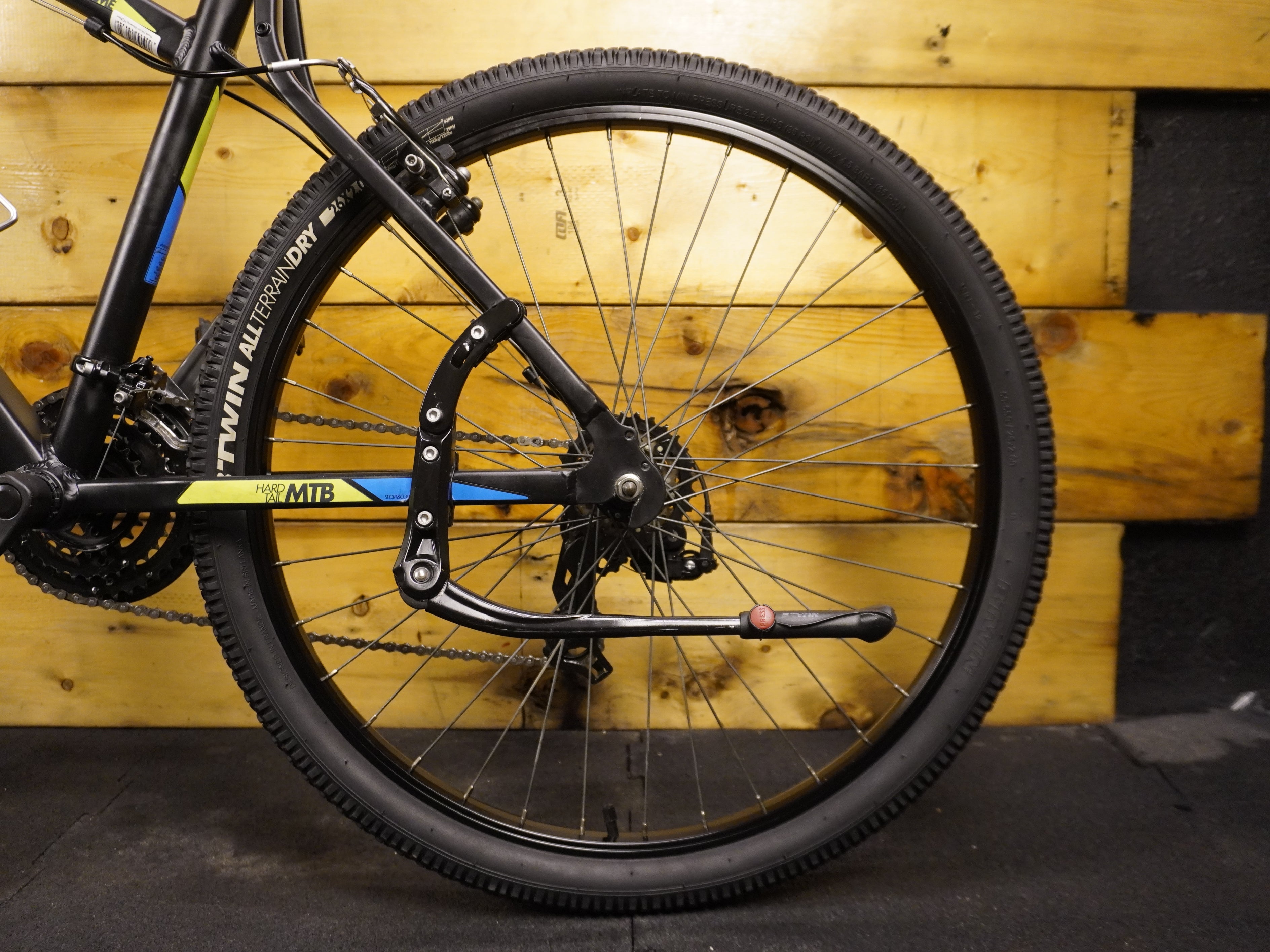 B'twin Rockrider 340 Mountain Bike