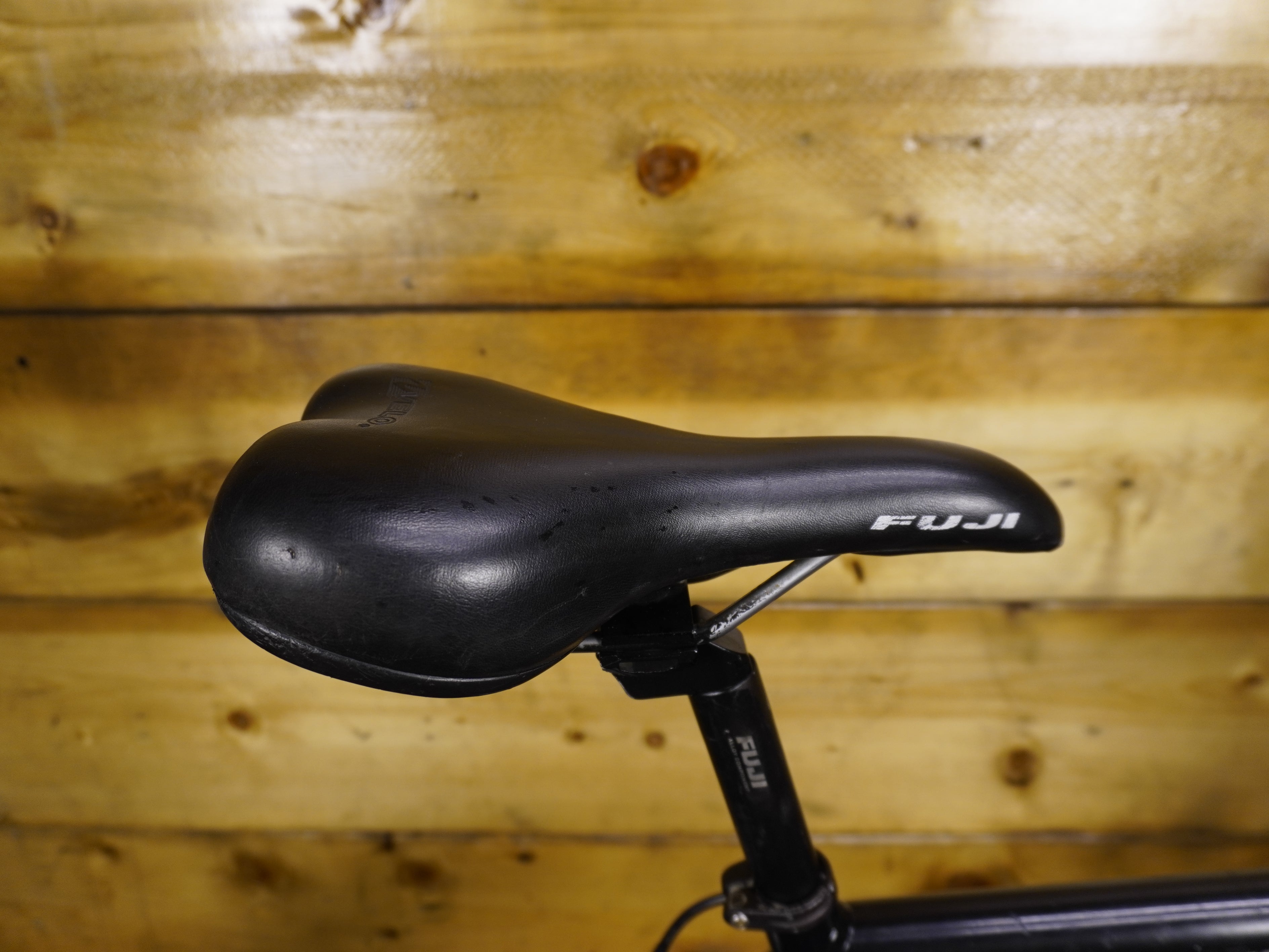 RENT Fuji Newest 4.0 Hybrid Bike