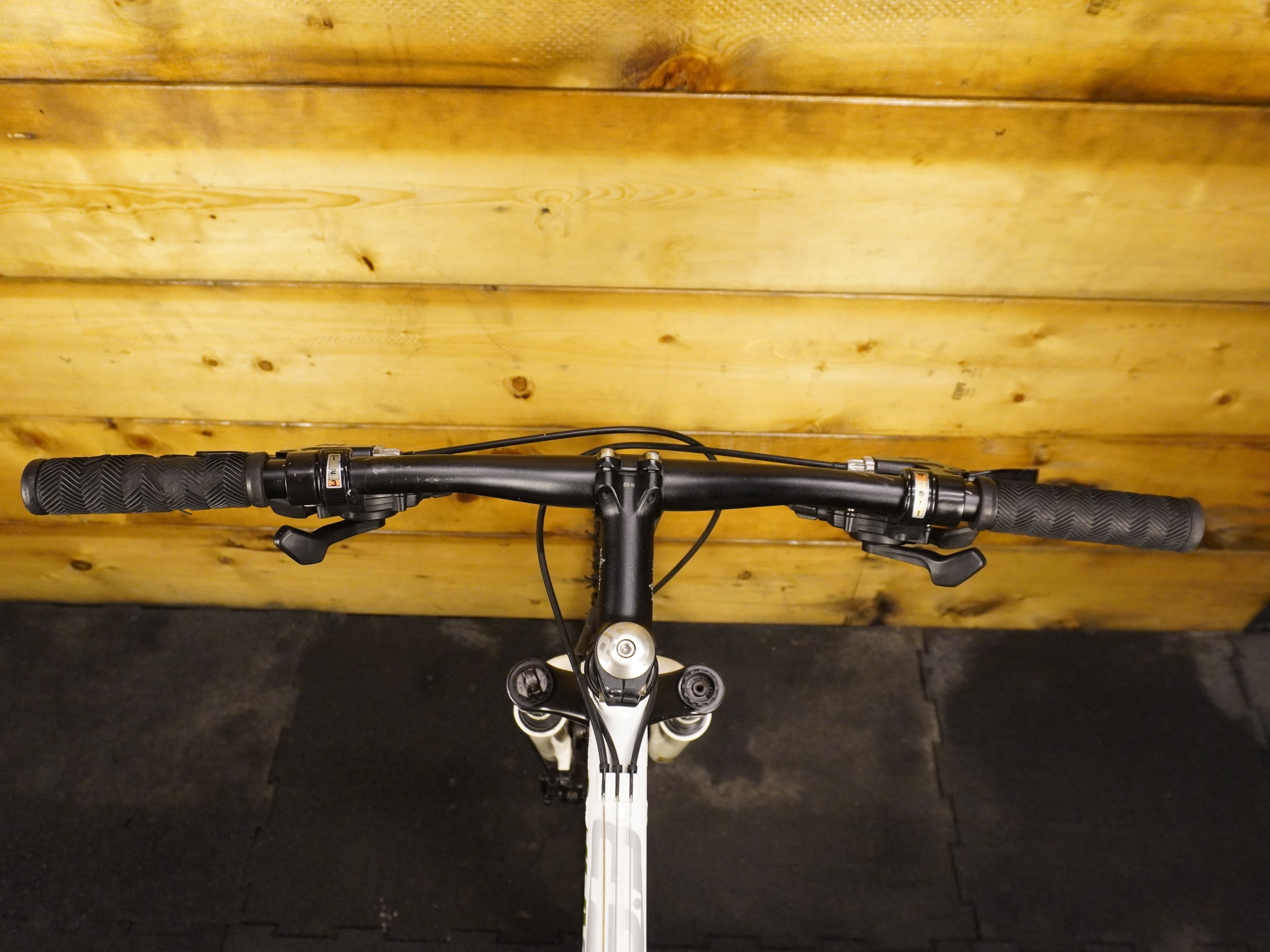 B'twin Rockrider RR 5.3 Mountain Bike