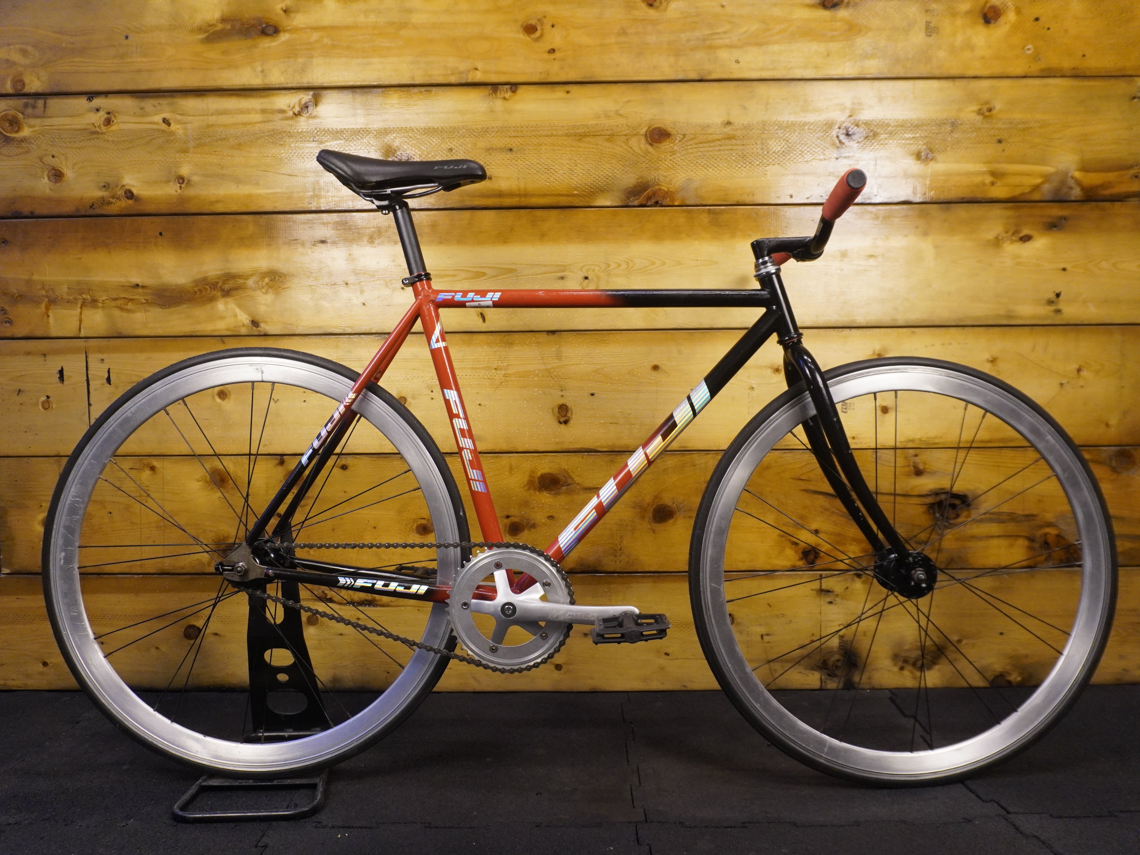 RENT Fuji Feather Hybrid Bike