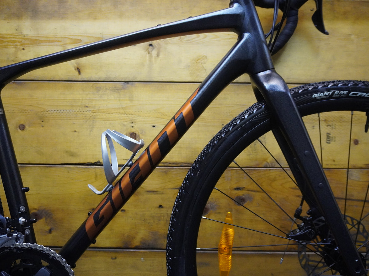 Giant Revolt 2 Gravel Bike