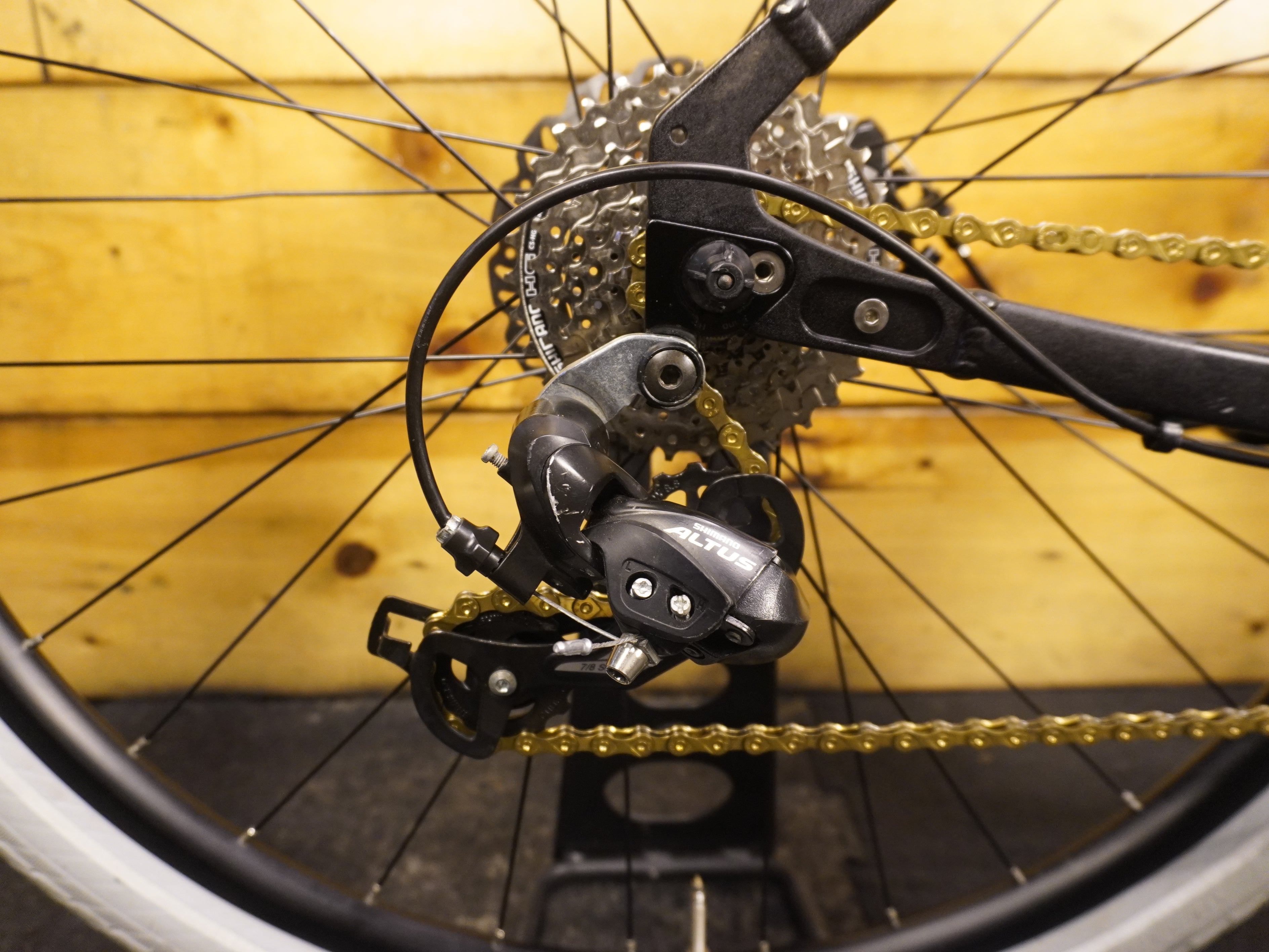 RENT Giant Seek 3 Hybrid Bike