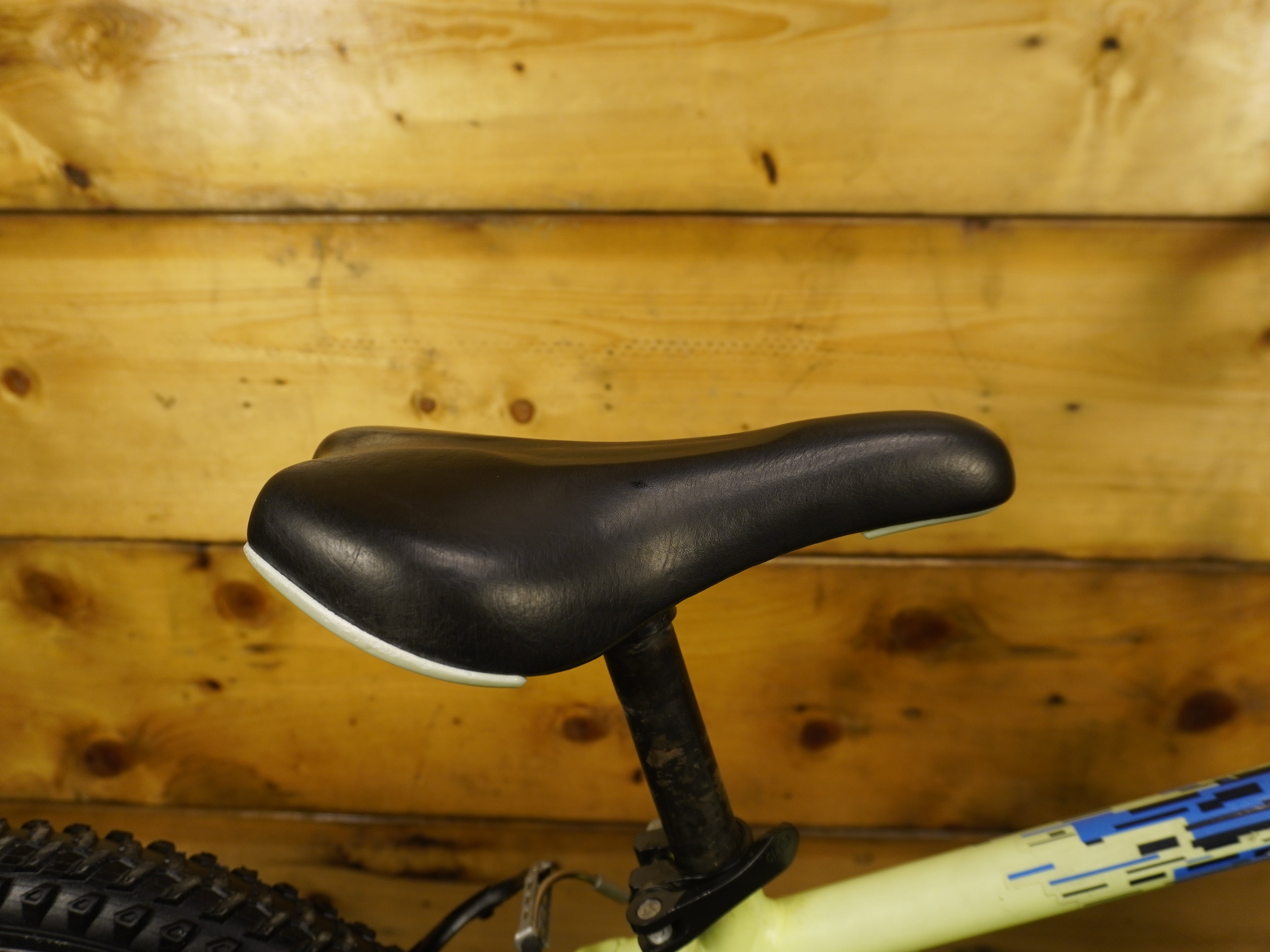 B'Twin Rockrider ST-500 Sport Trail kids Bike