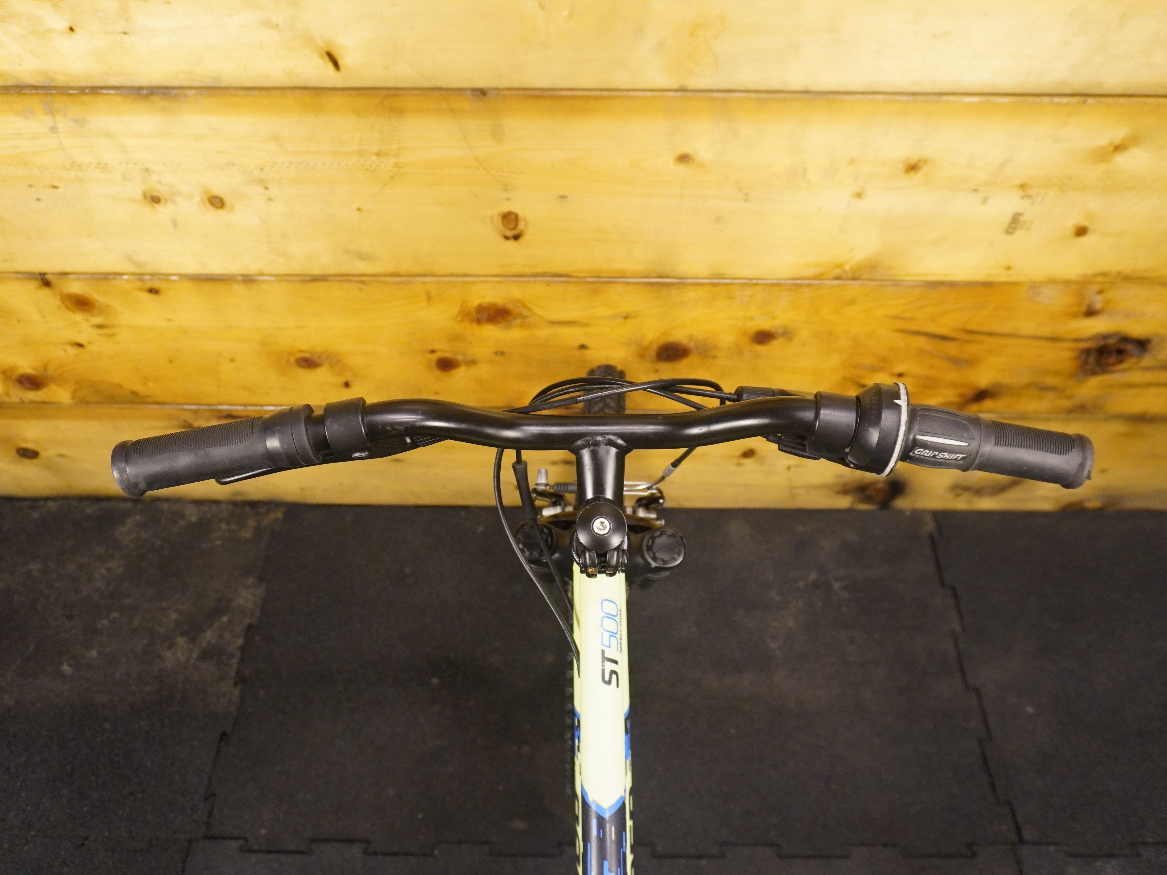 B'Twin Rockrider ST-500 Sport Trail kids Bike