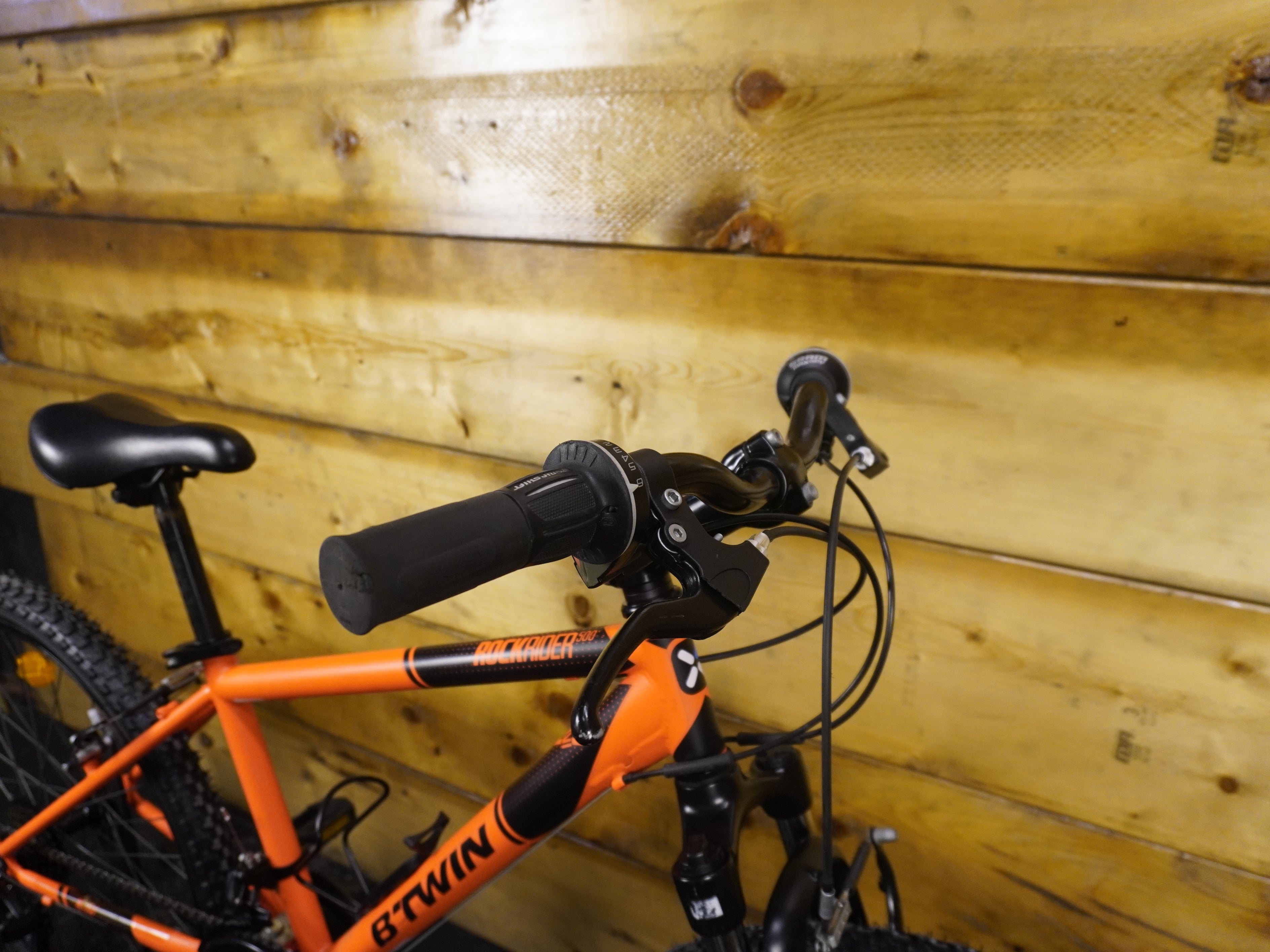 RENT B'Twin Rockrider 500 kids Bike