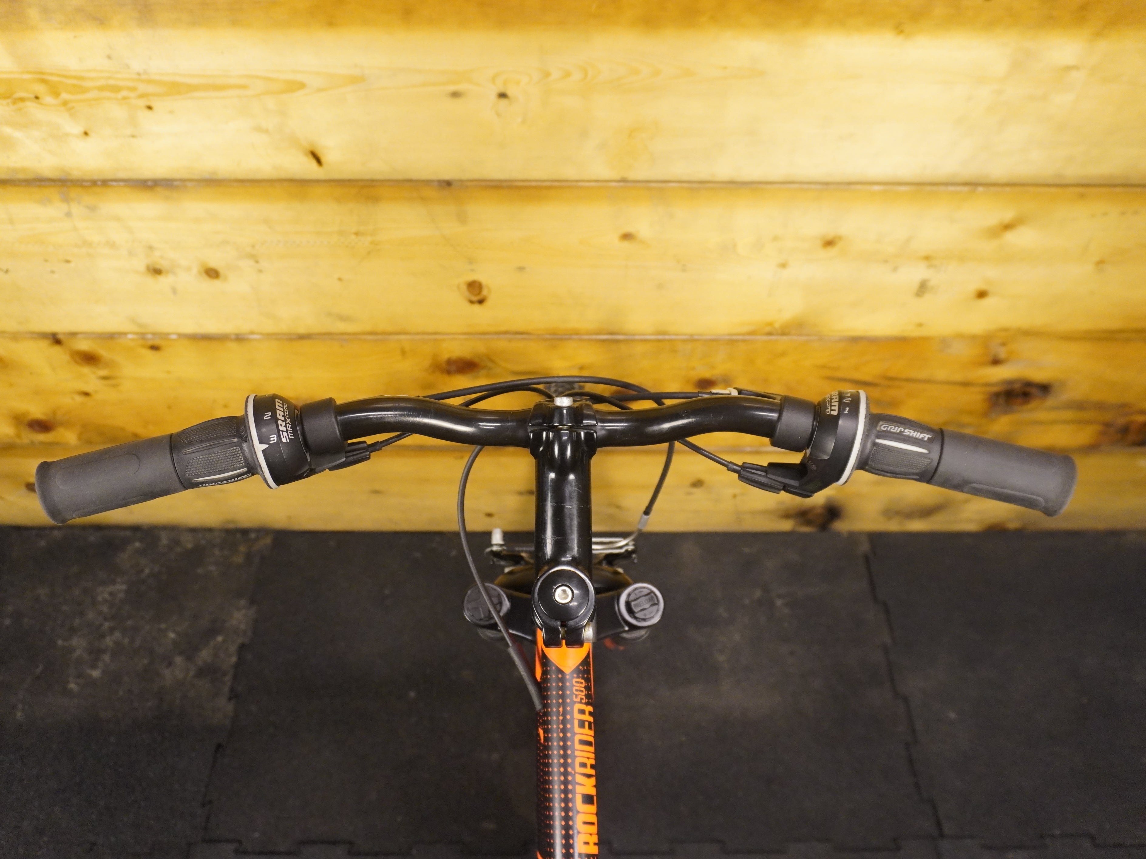 RENT B'Twin Rockrider 500 kids Bike