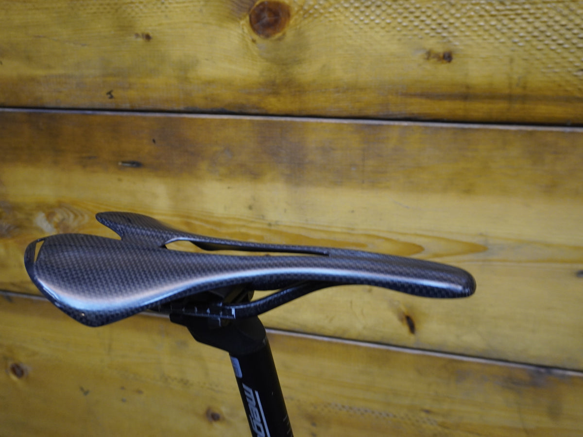 RENT Focus Izalco Race Road Bike