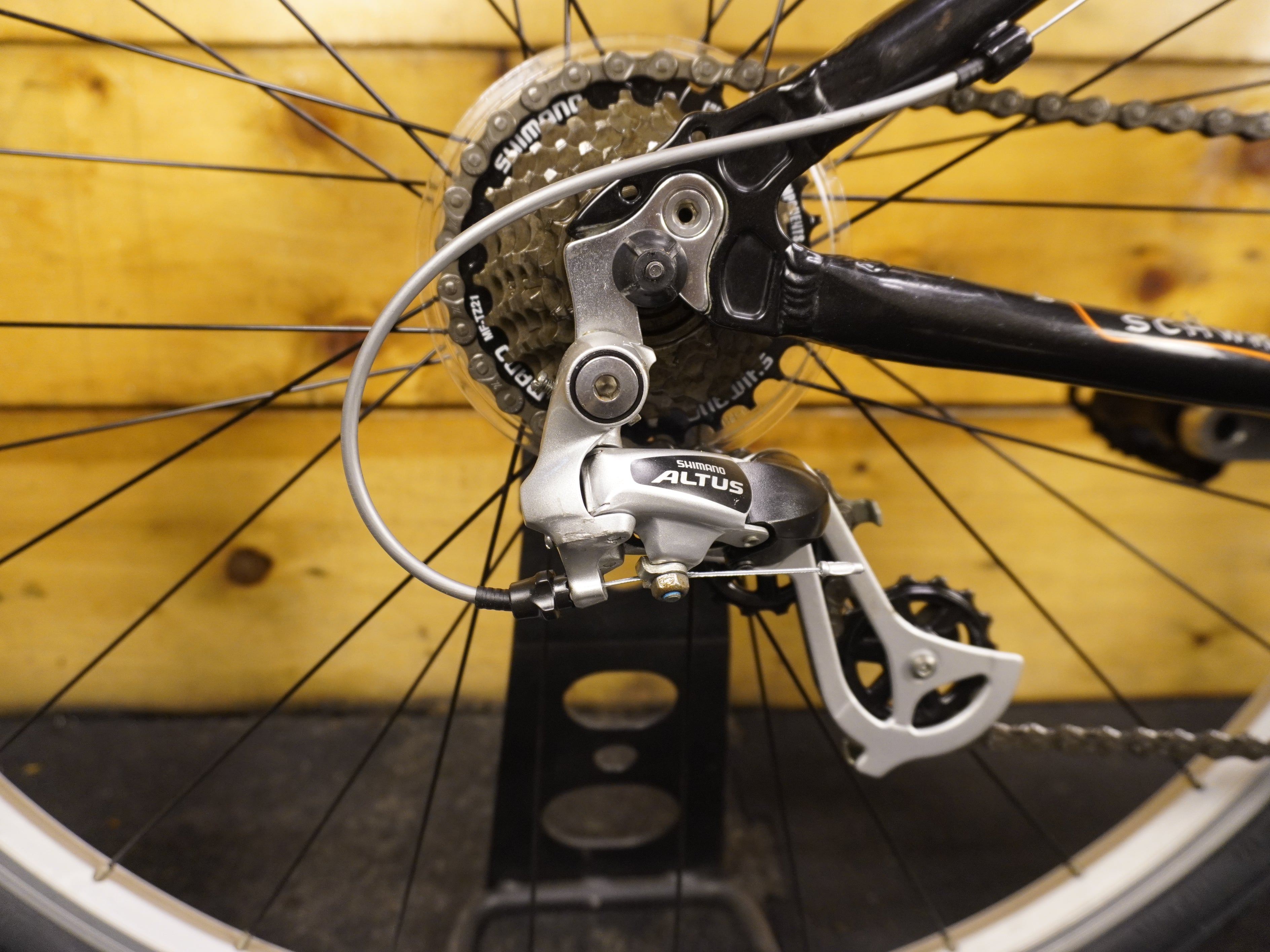 Schwinn Searcher Hybrid Bike