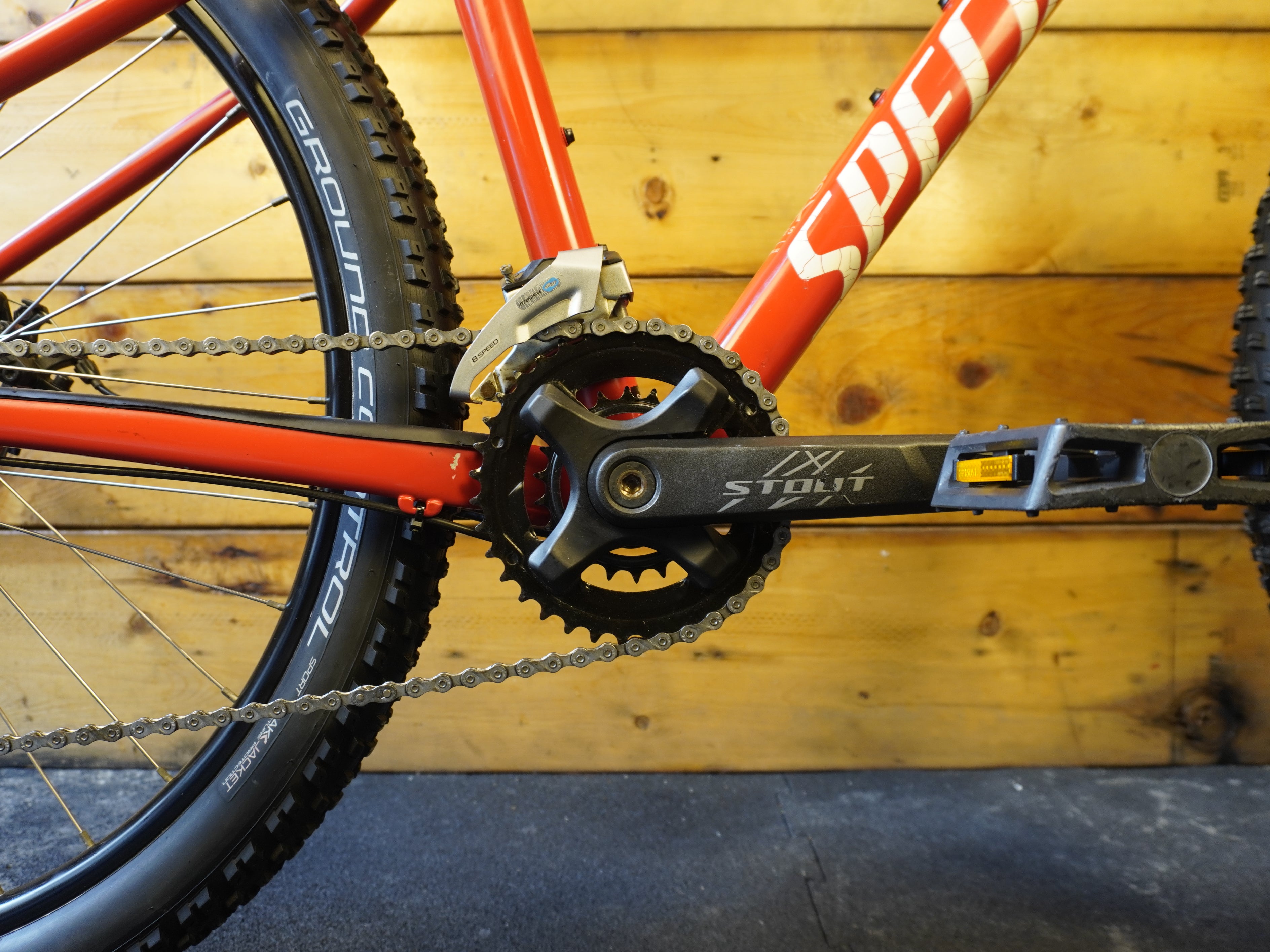 RENT Specialized Rockhopper Mountain Bike