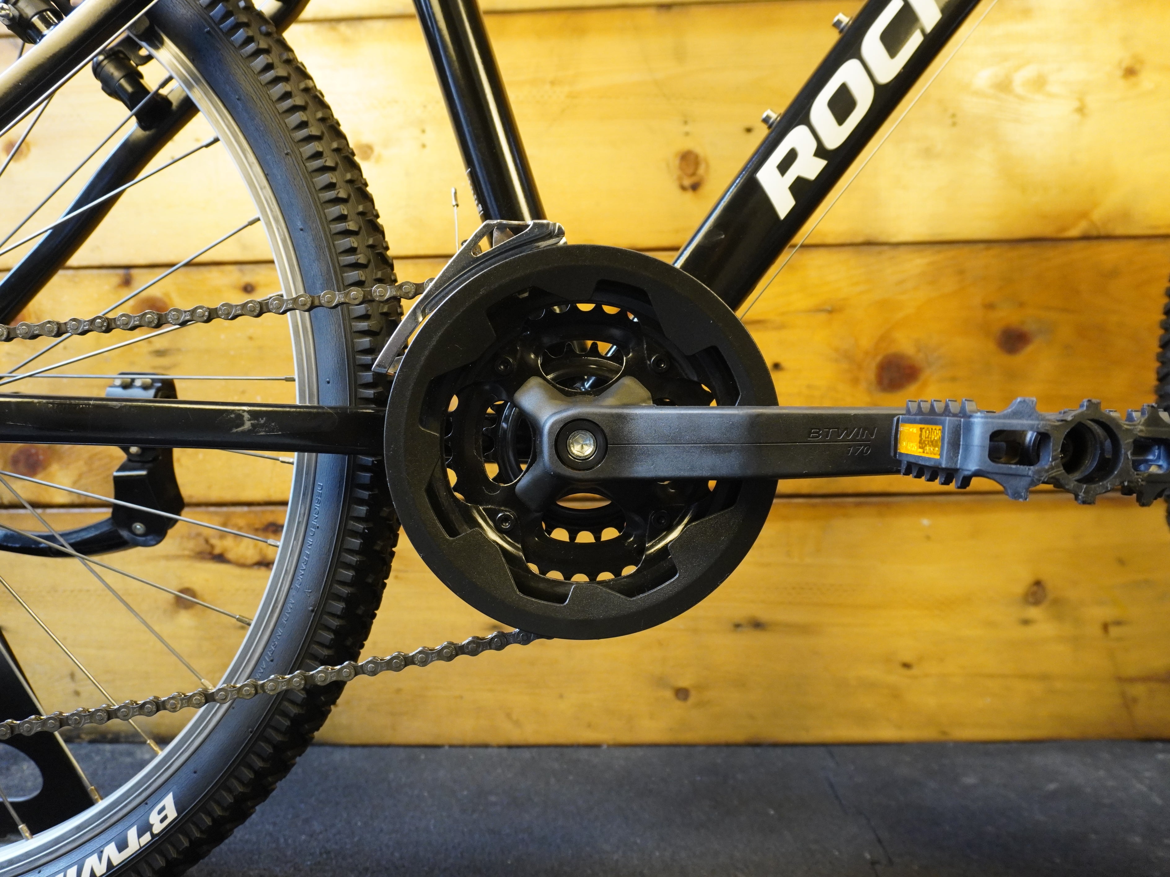 RENT B'Twin Rockrider ST-50 Sport Trail Mountain Bike