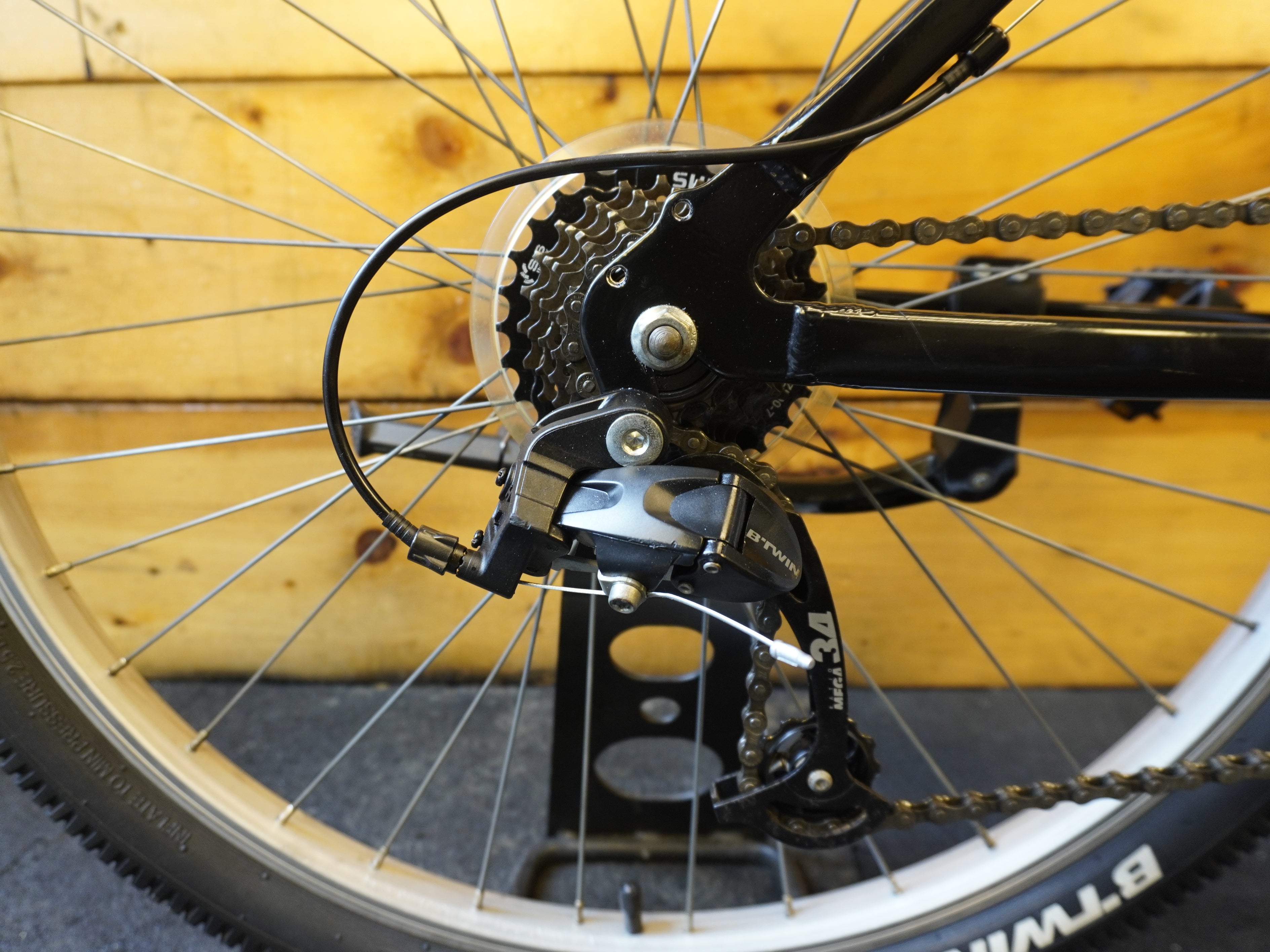 RENT B'Twin Rockrider ST-50 Sport Trail Mountain Bike