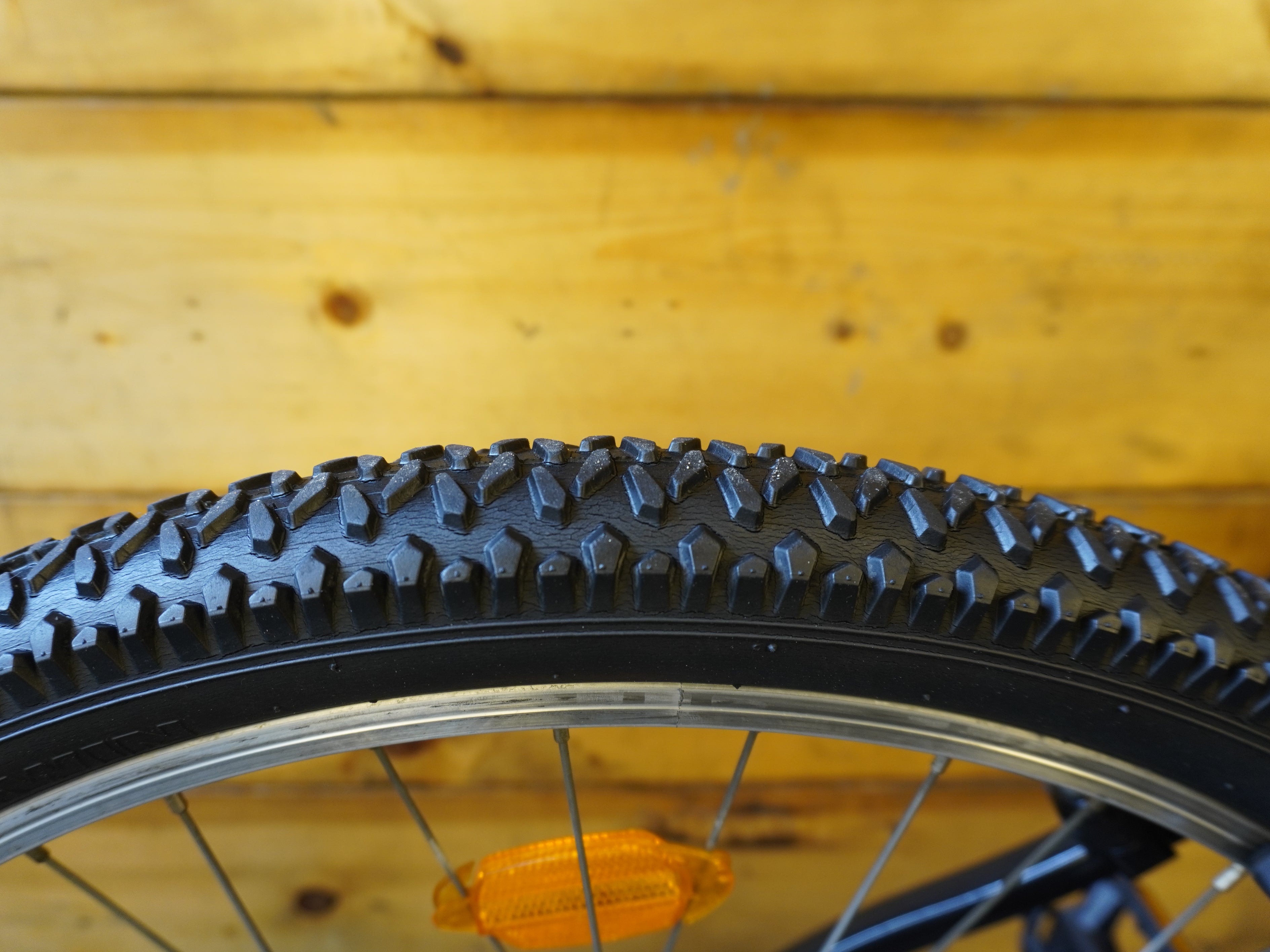 RENT B'Twin Rockrider ST-50 Sport Trail Mountain Bike