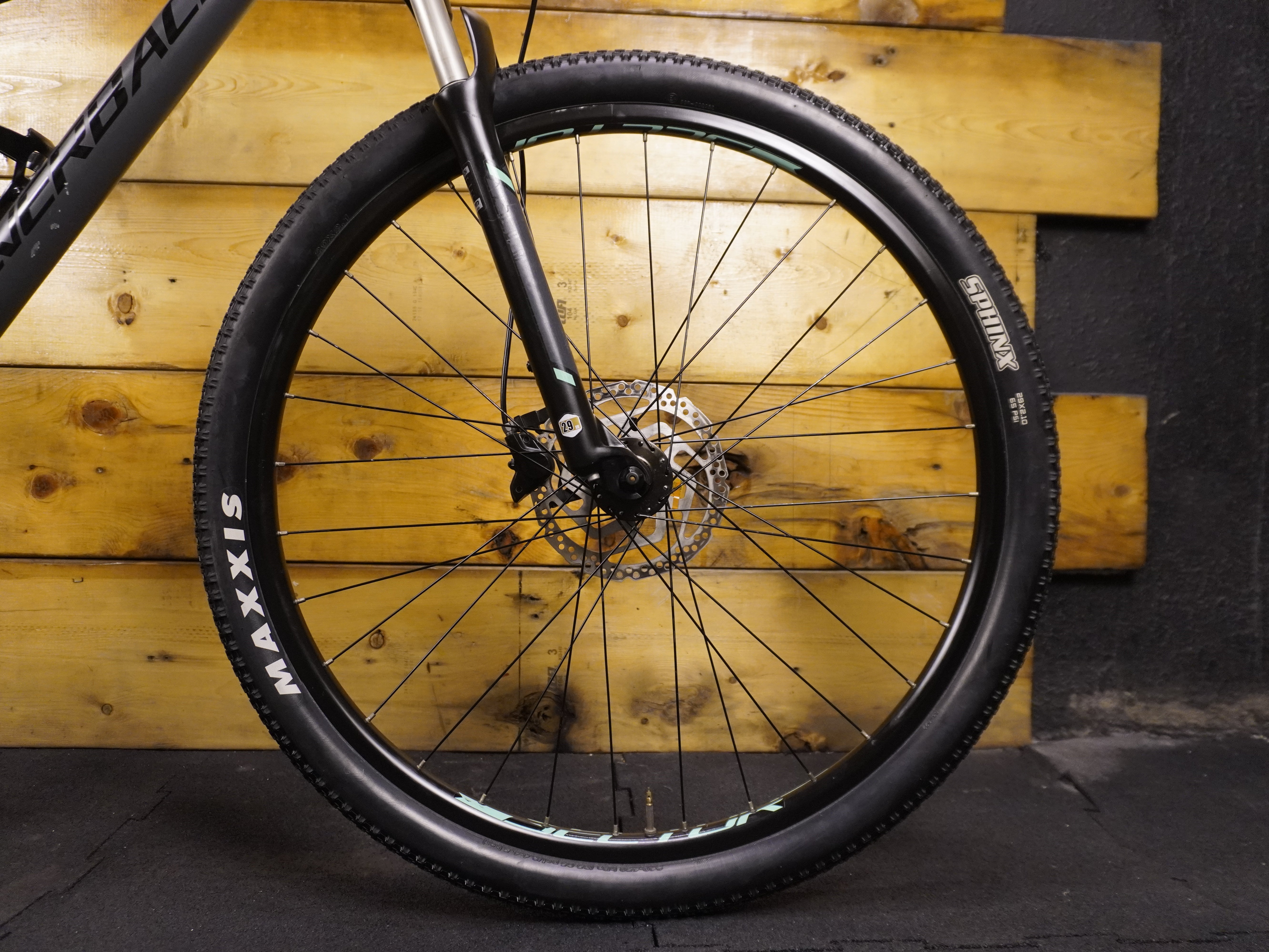 Silverback Stride 29 HD9 Mountain Bike