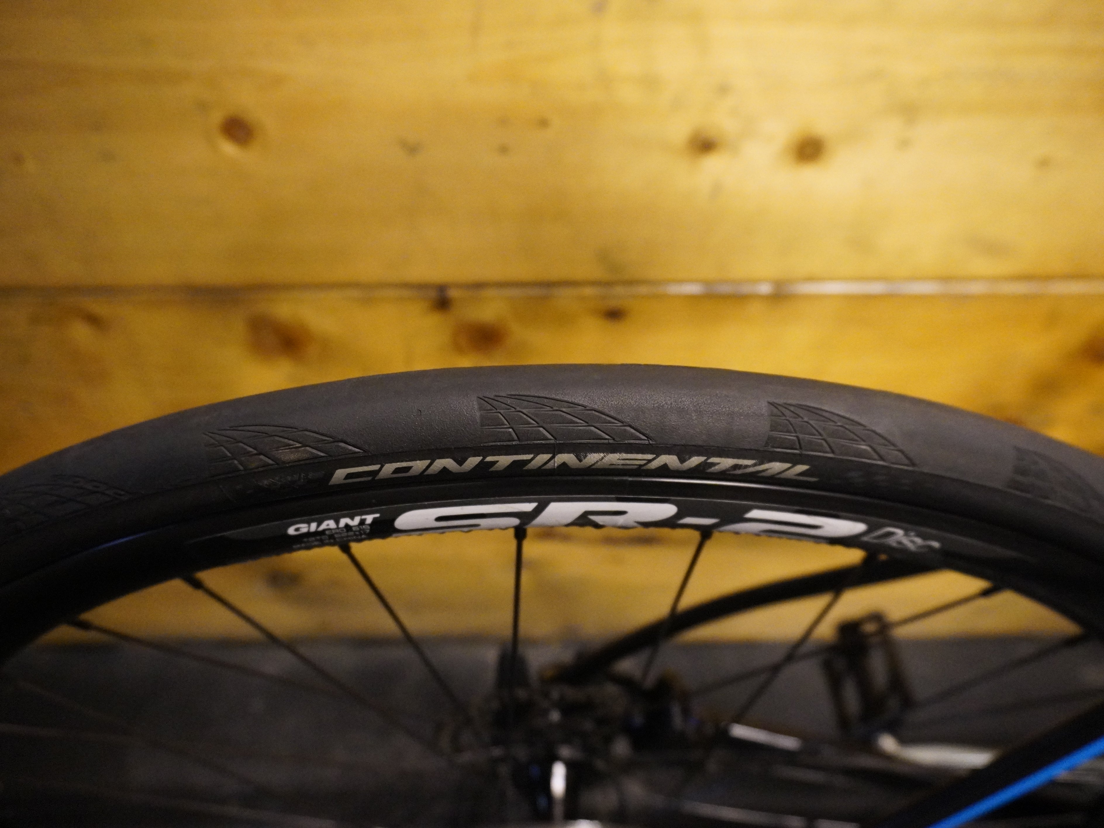 RENT Giant Contend SL 2 Road Bike