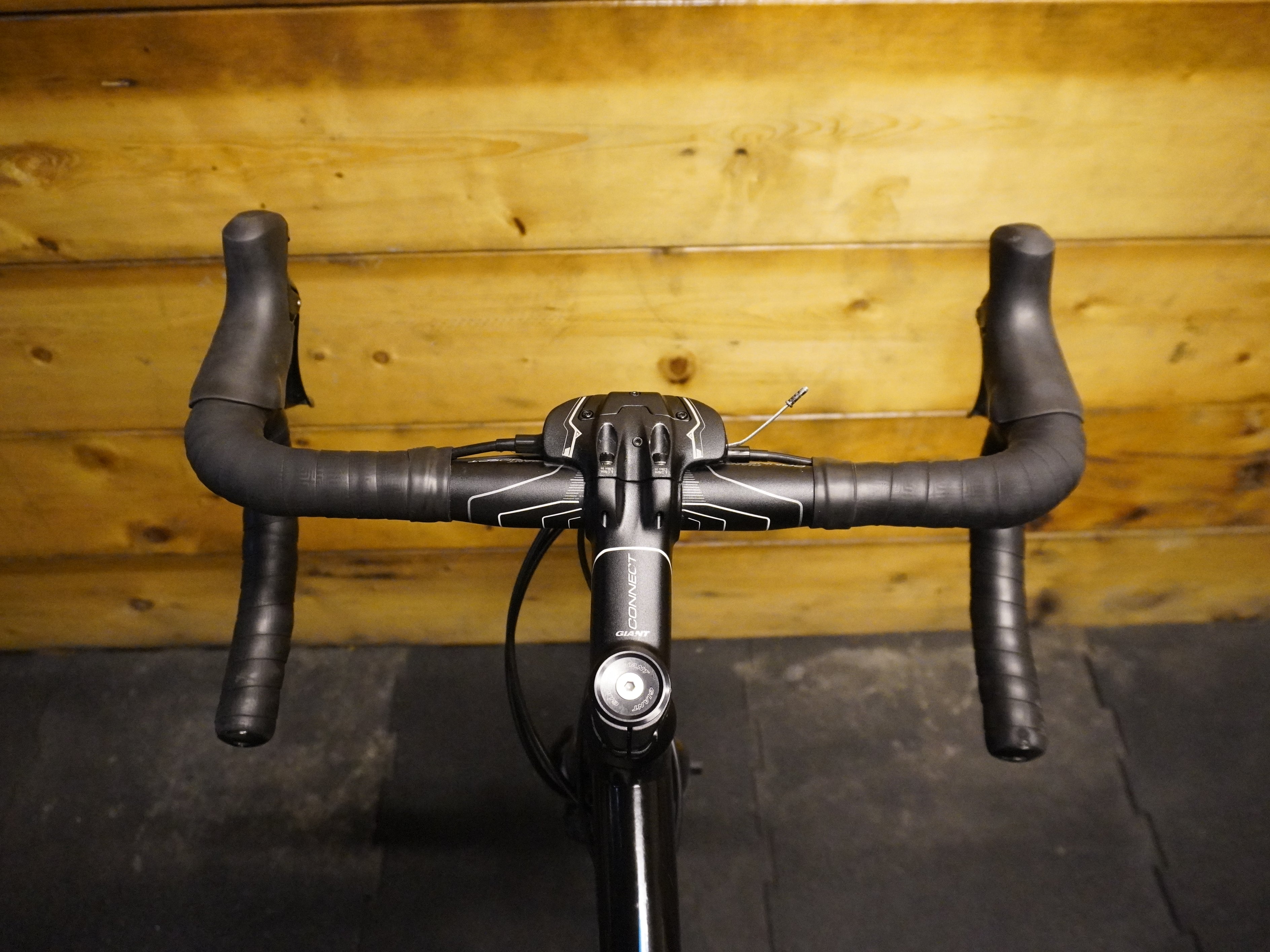 RENT Giant Contend SL 2 Road Bike