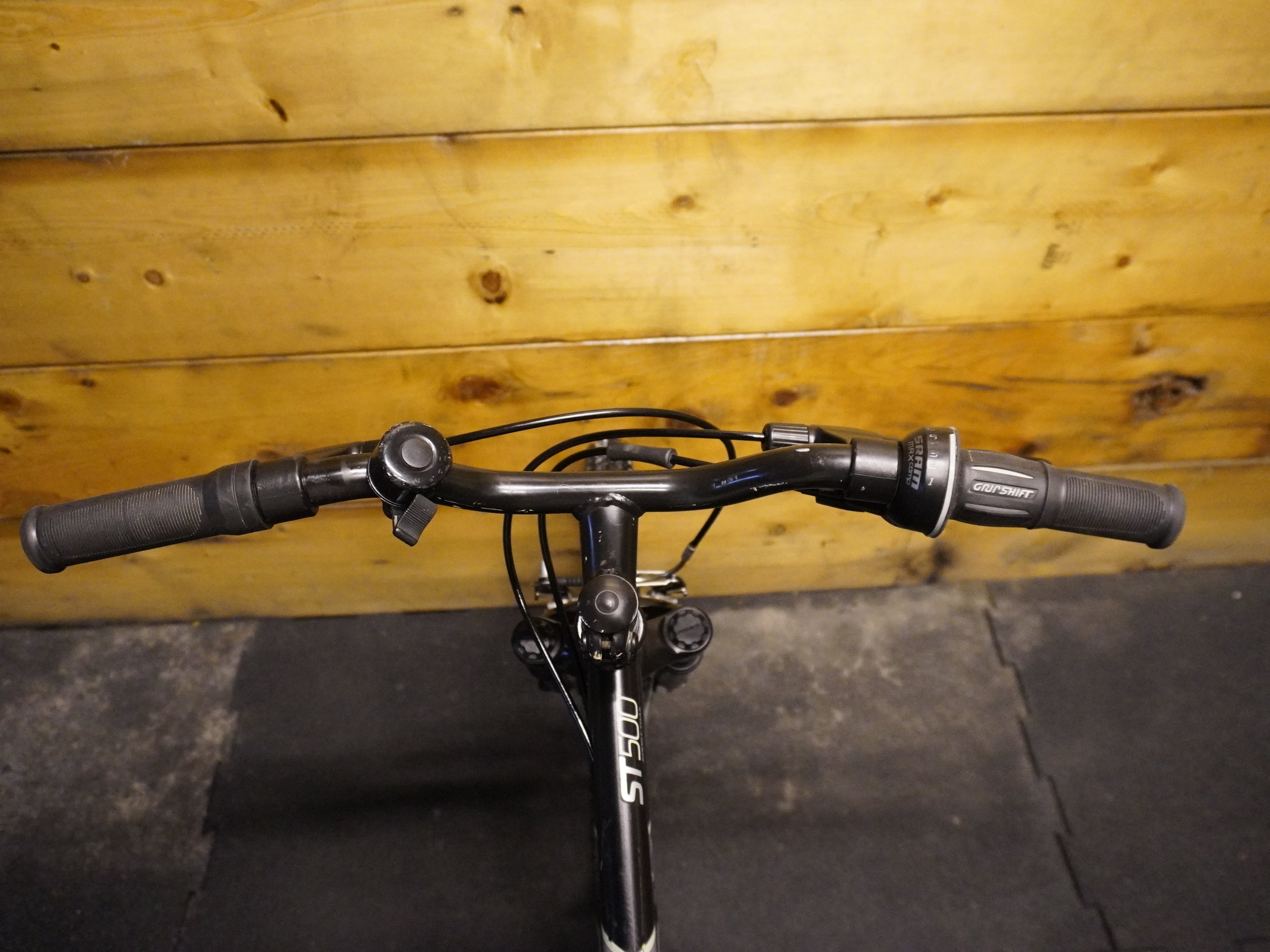 RENT B'Twin Rockrider ST-500 Sport Trail kids Bike