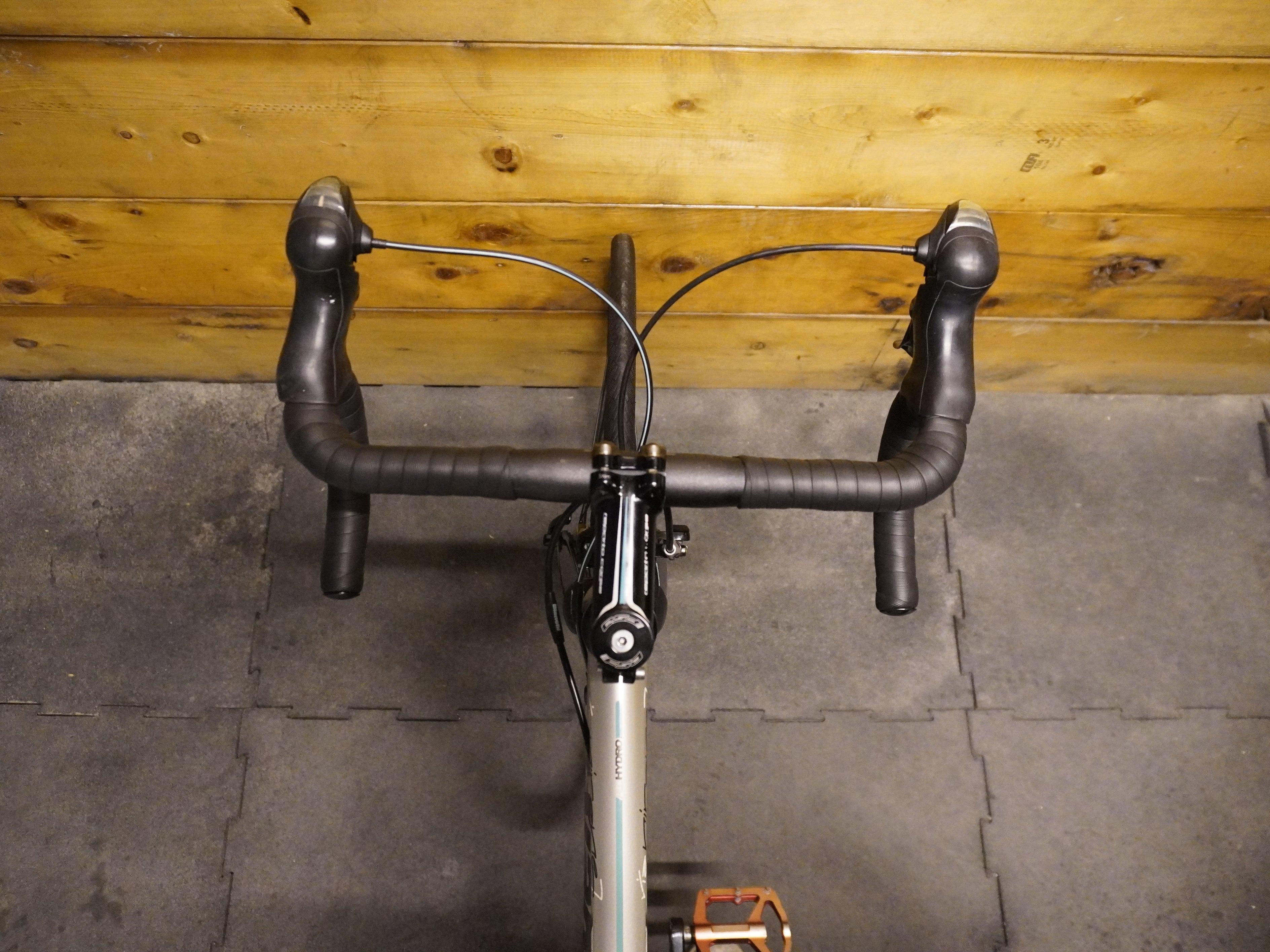 RENT Bianchi Via Nirone Road Bike