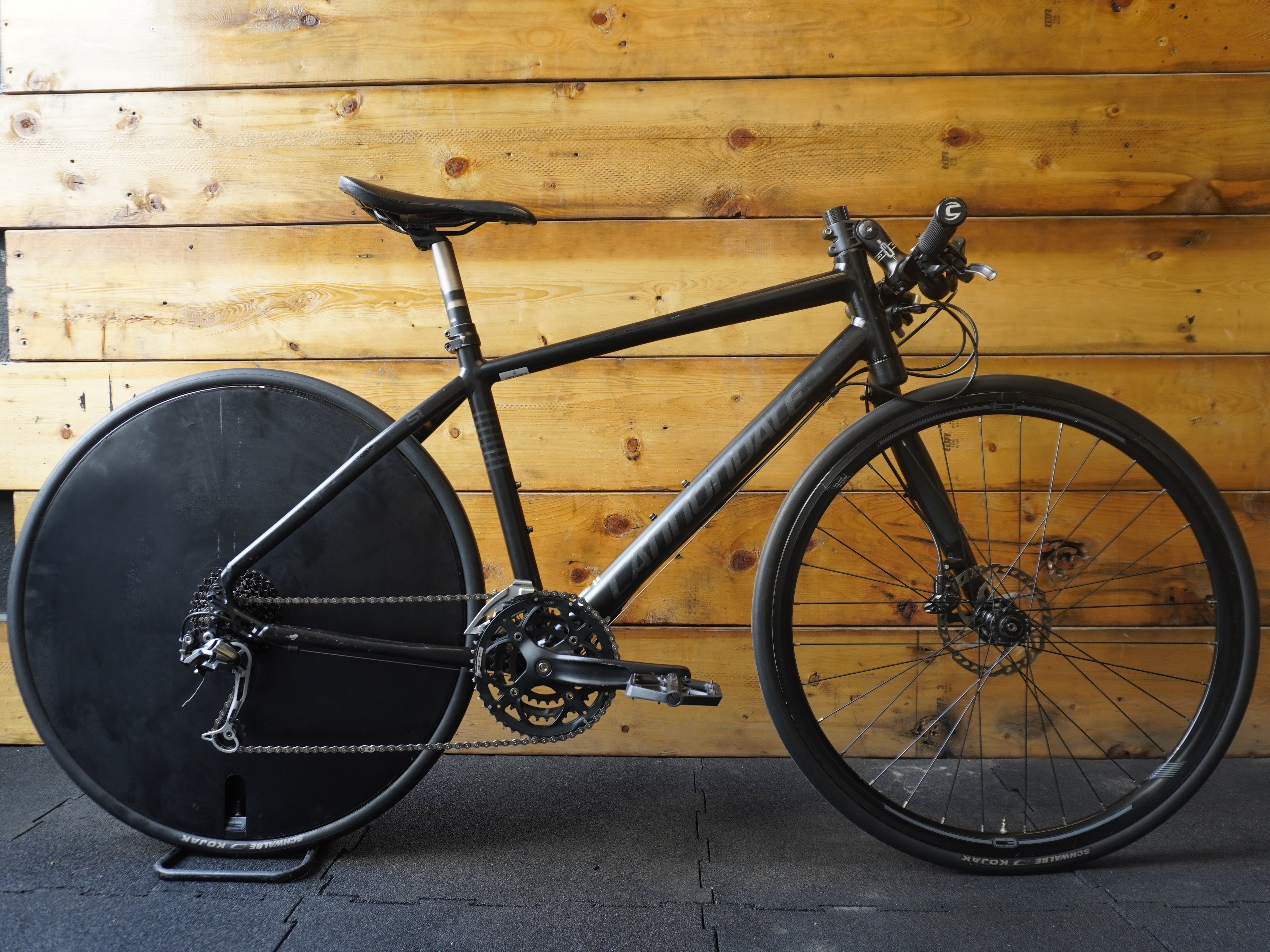RENT Cannondale Hybrid Bike