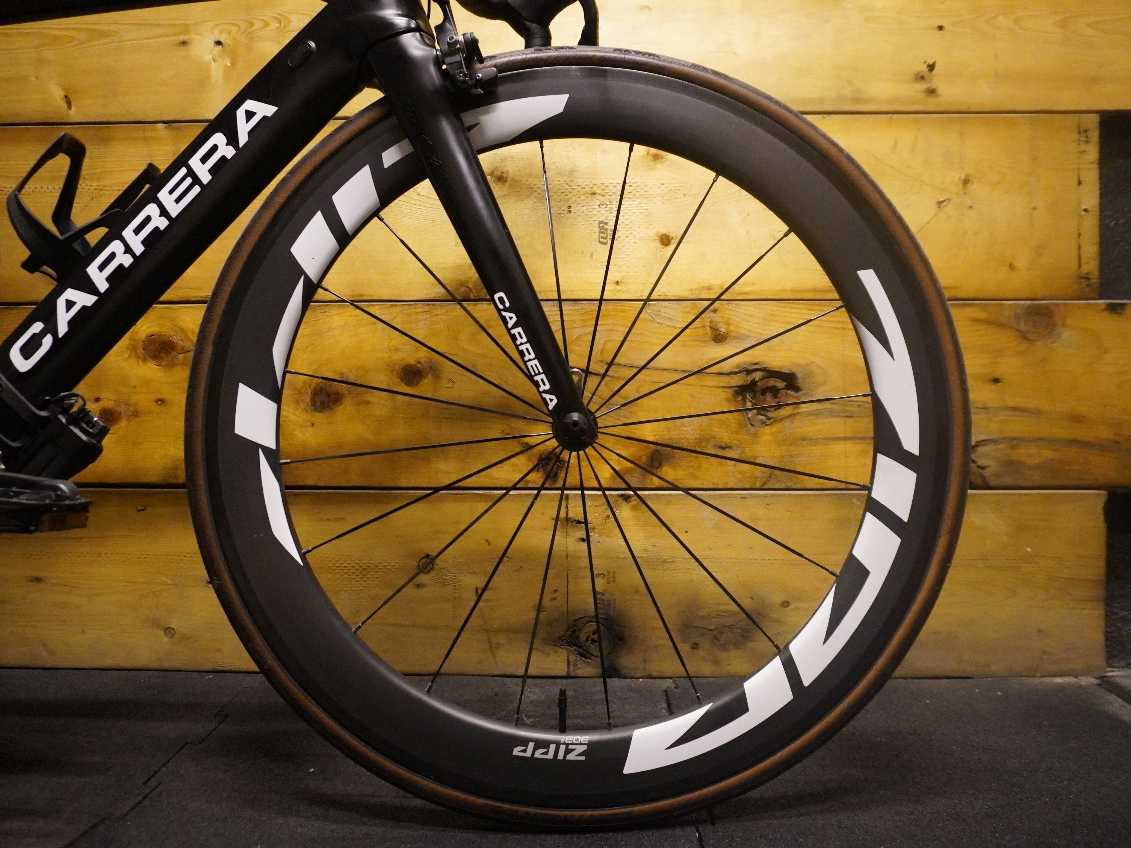 RENT Carrera Erakle Air Road Bike