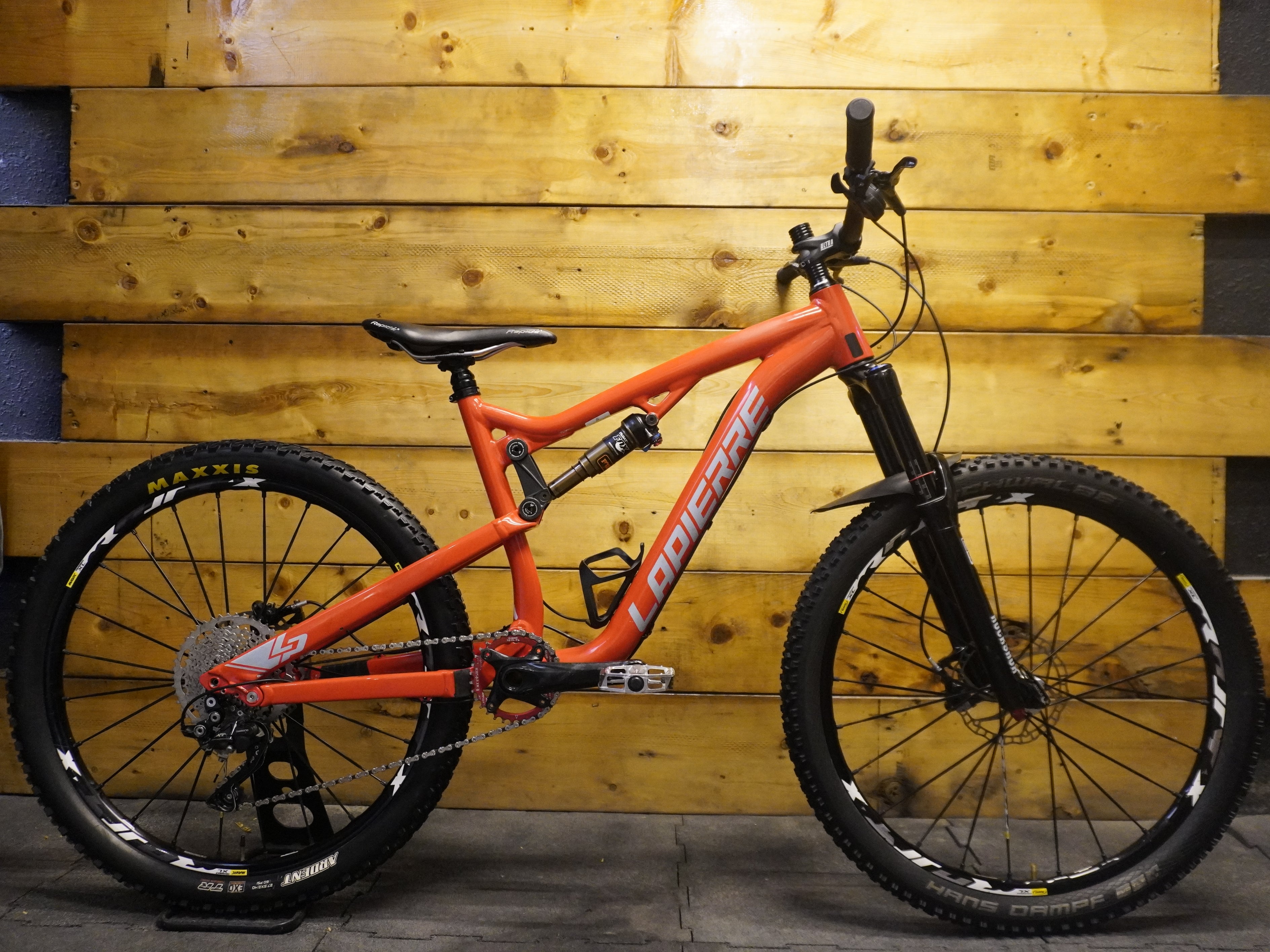 RENT Lapierre Zesty AM 427 Mountain Bike