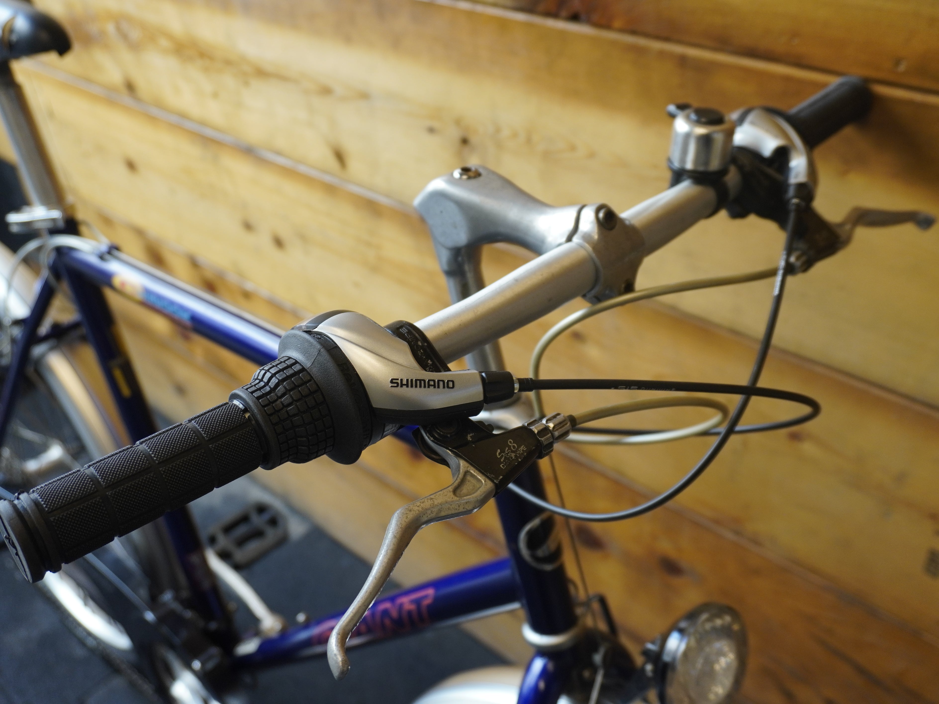 Giant Chinook 7 Hybrid Bike