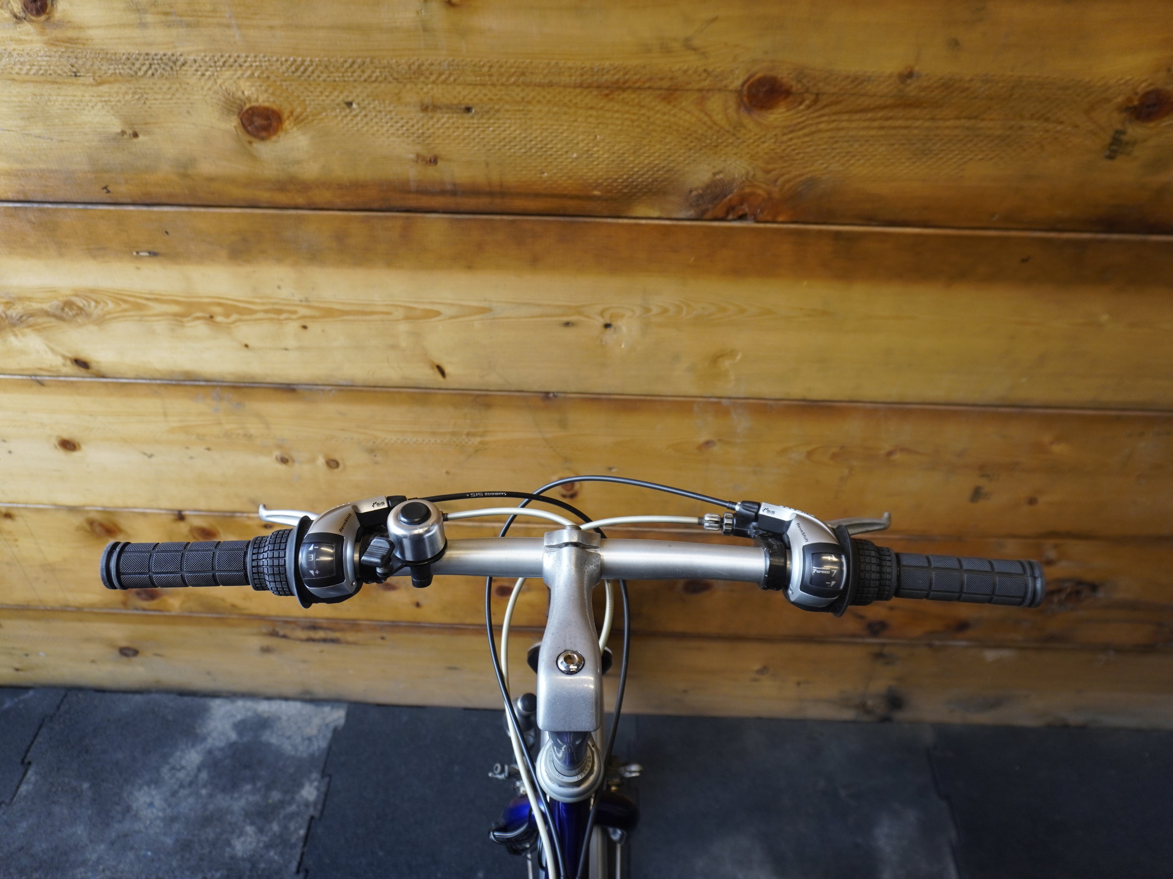 Giant Chinook 7 Hybrid Bike