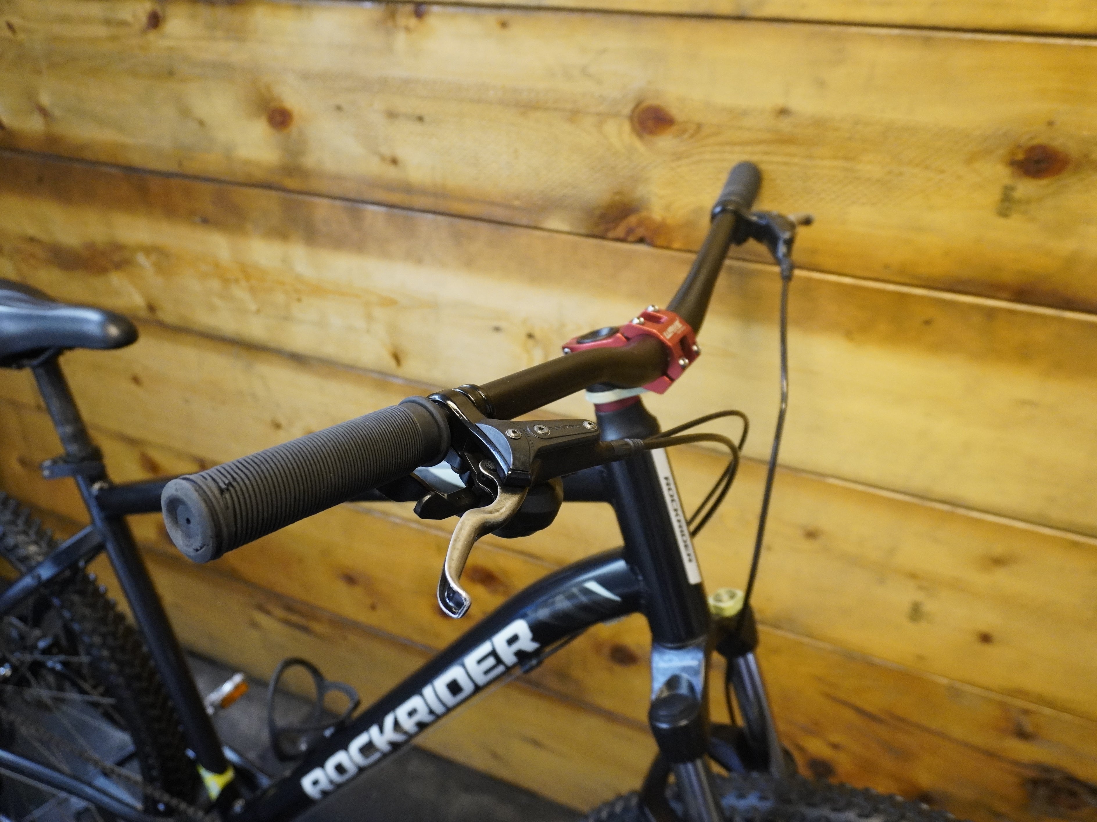 RENT B'Twin Rockrider ST-530 Mountain Bike