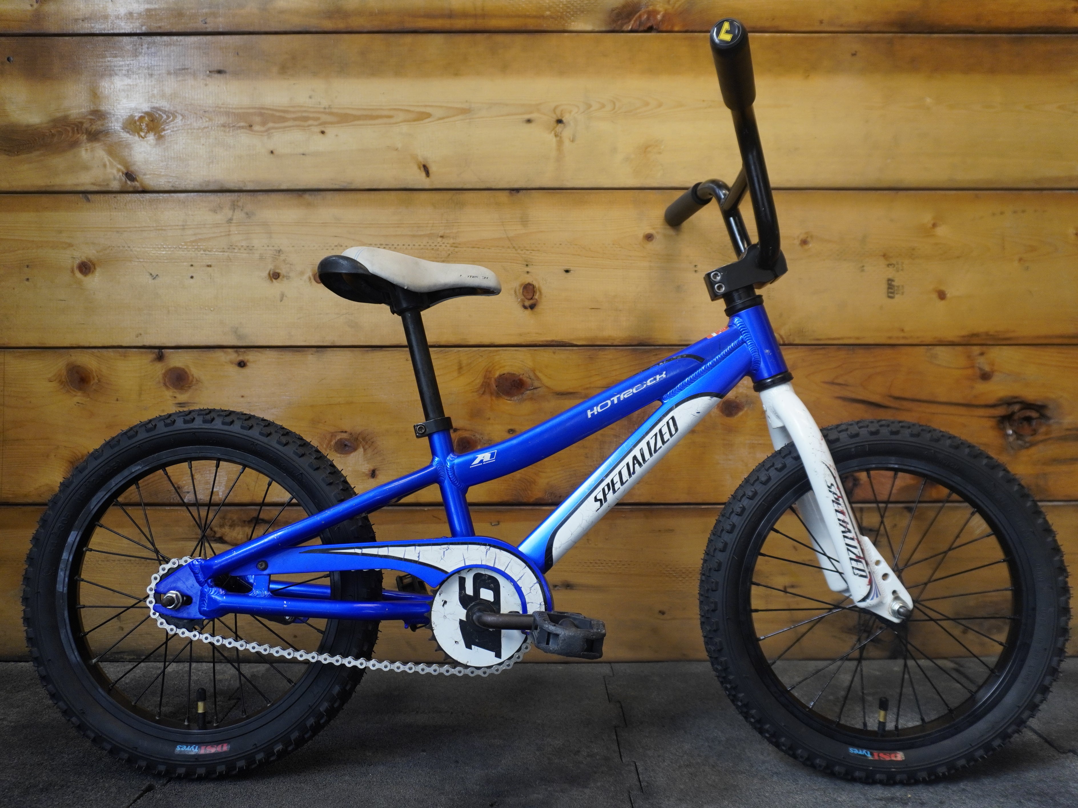 Specialized Hotrock 16 Kids Bike