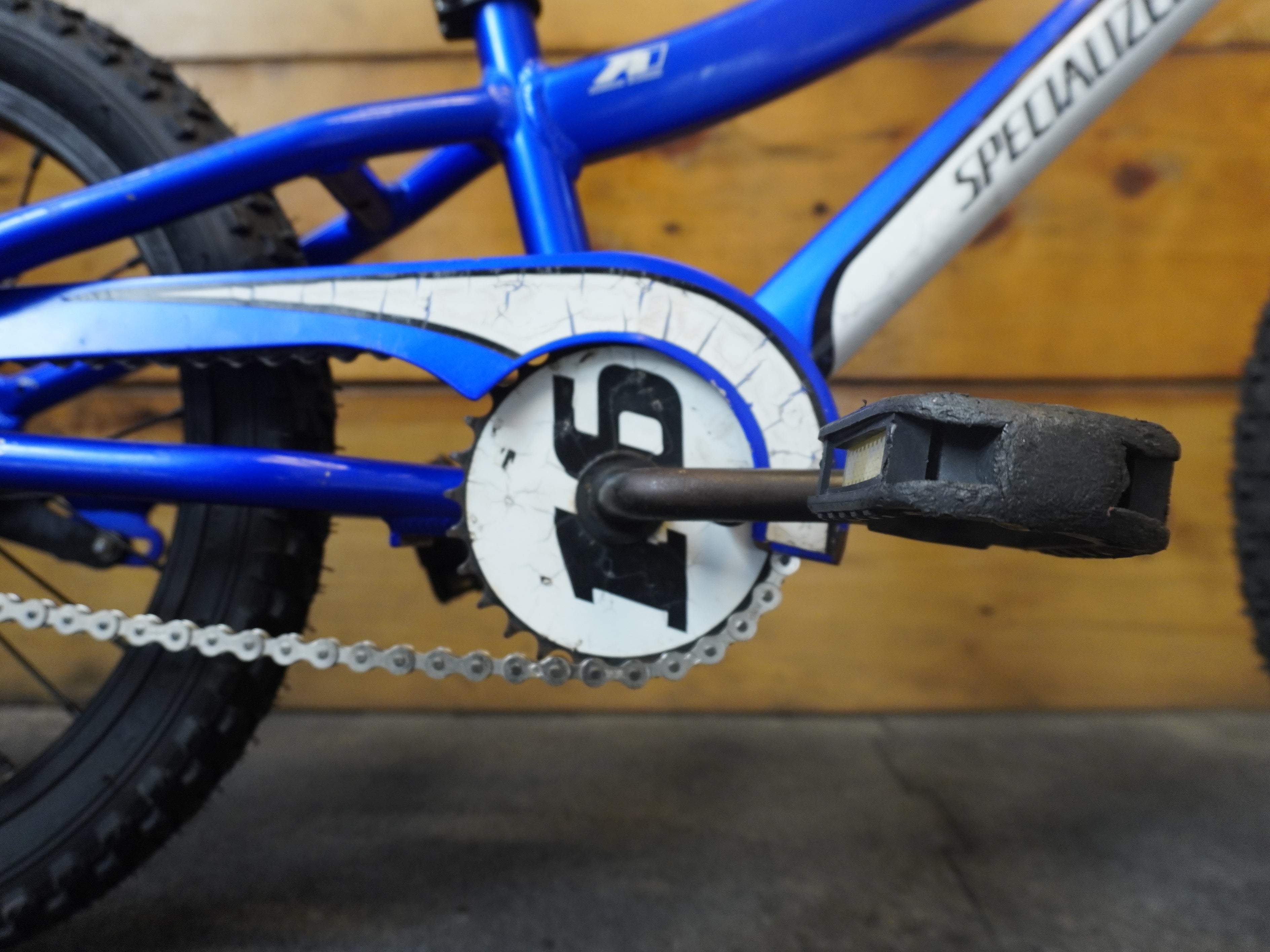 RENT Specialized Hotrock 16 Kids Bike