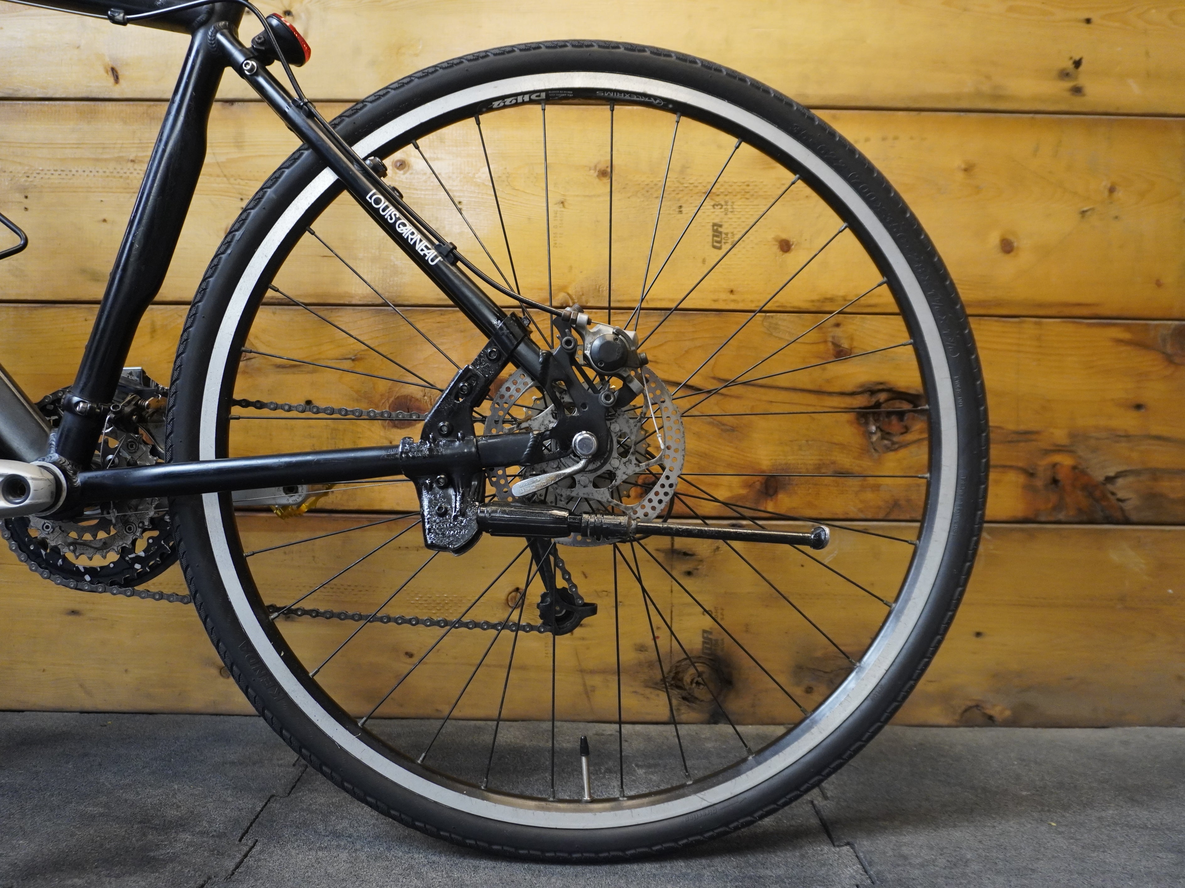 RENT Louis Garneau TR-Lite-S Hybrid bike