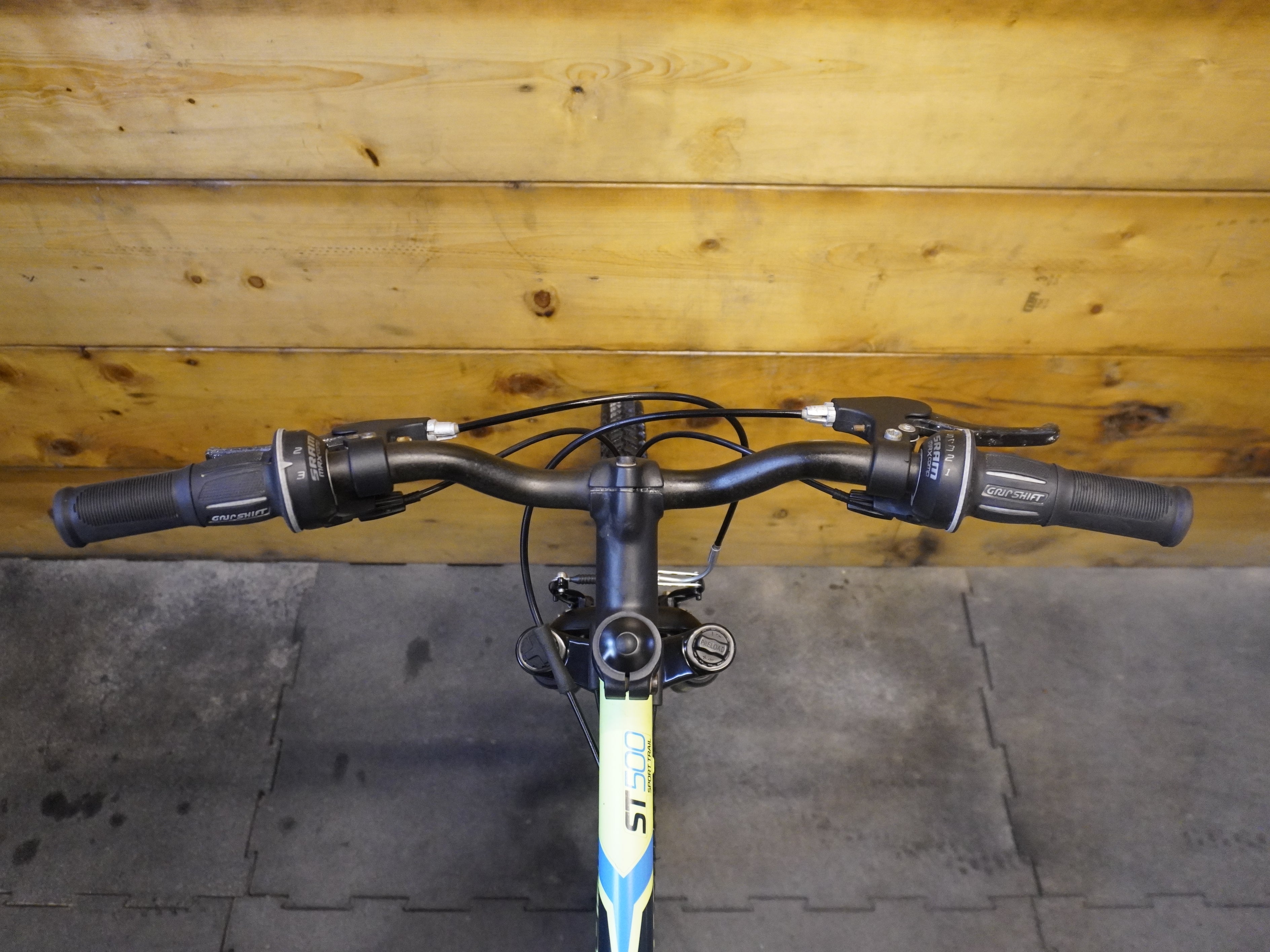 B'Twin Rockrider ST 500 Sport Trail Kids Bike