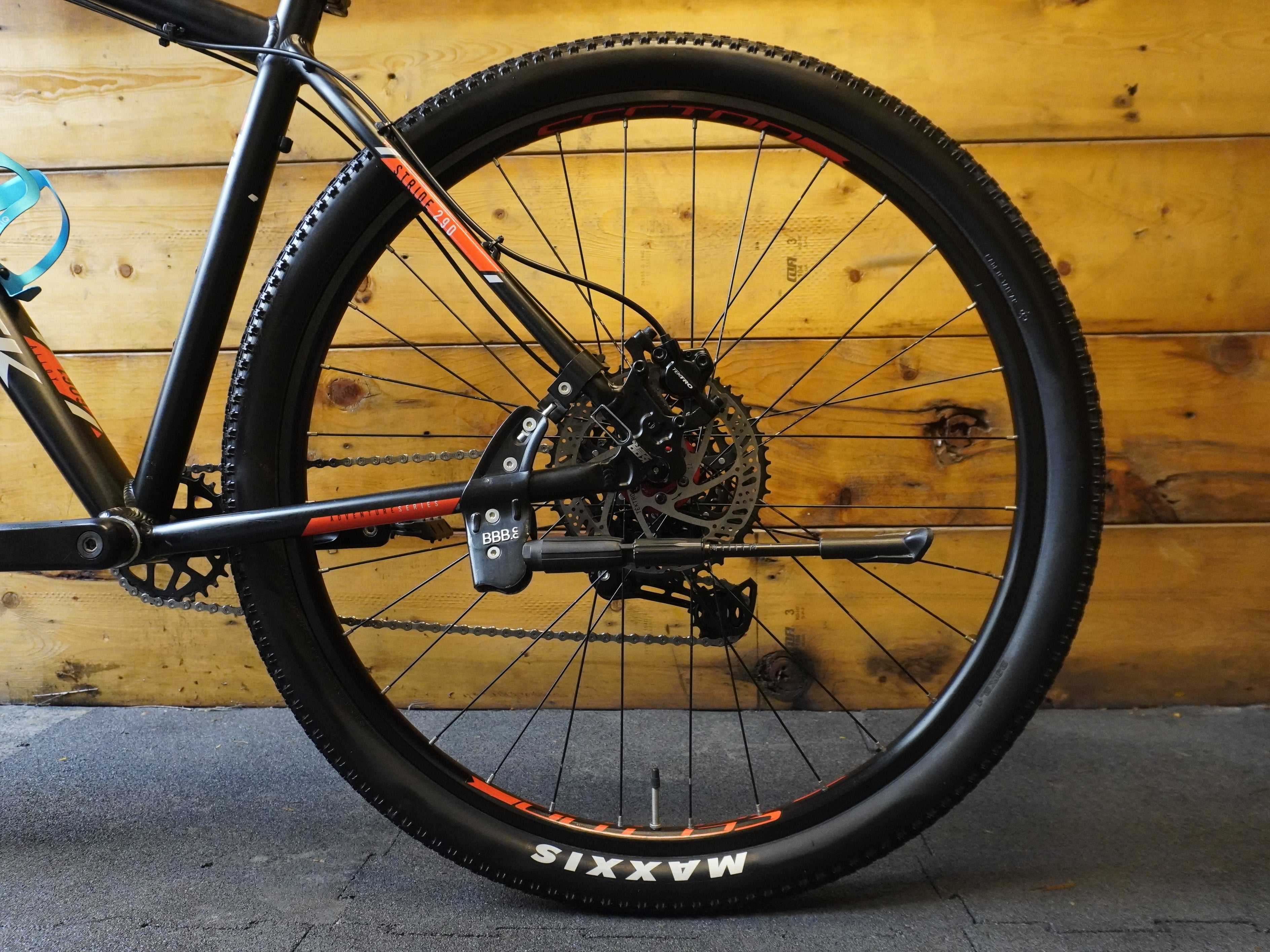 RENT Silverback Stride 29D Mountain Bike